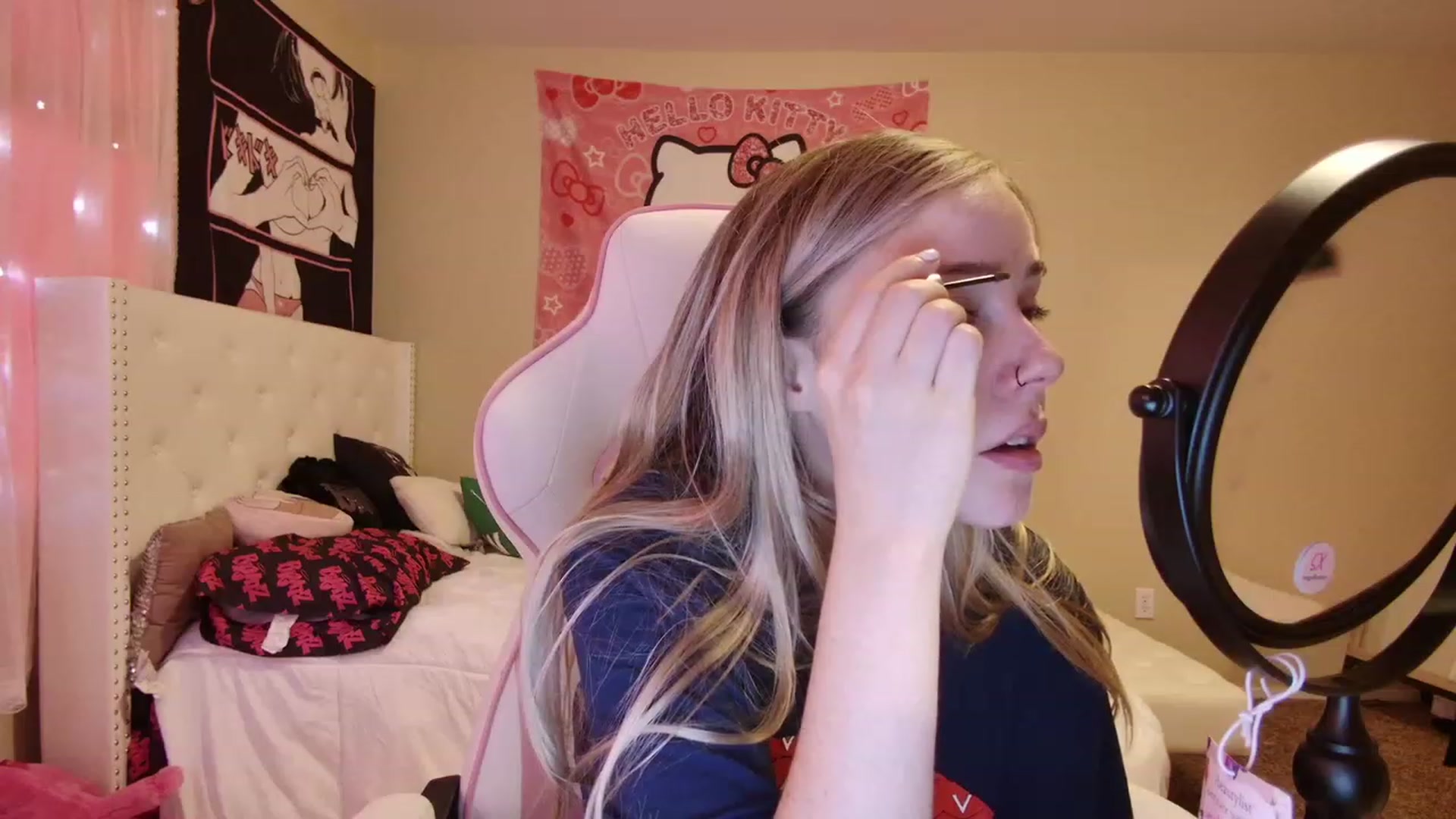 Gallery image thumbnail from lunalovelyy's myfreecams stream on, 05/30/2023, 17:37 image 9 of 20