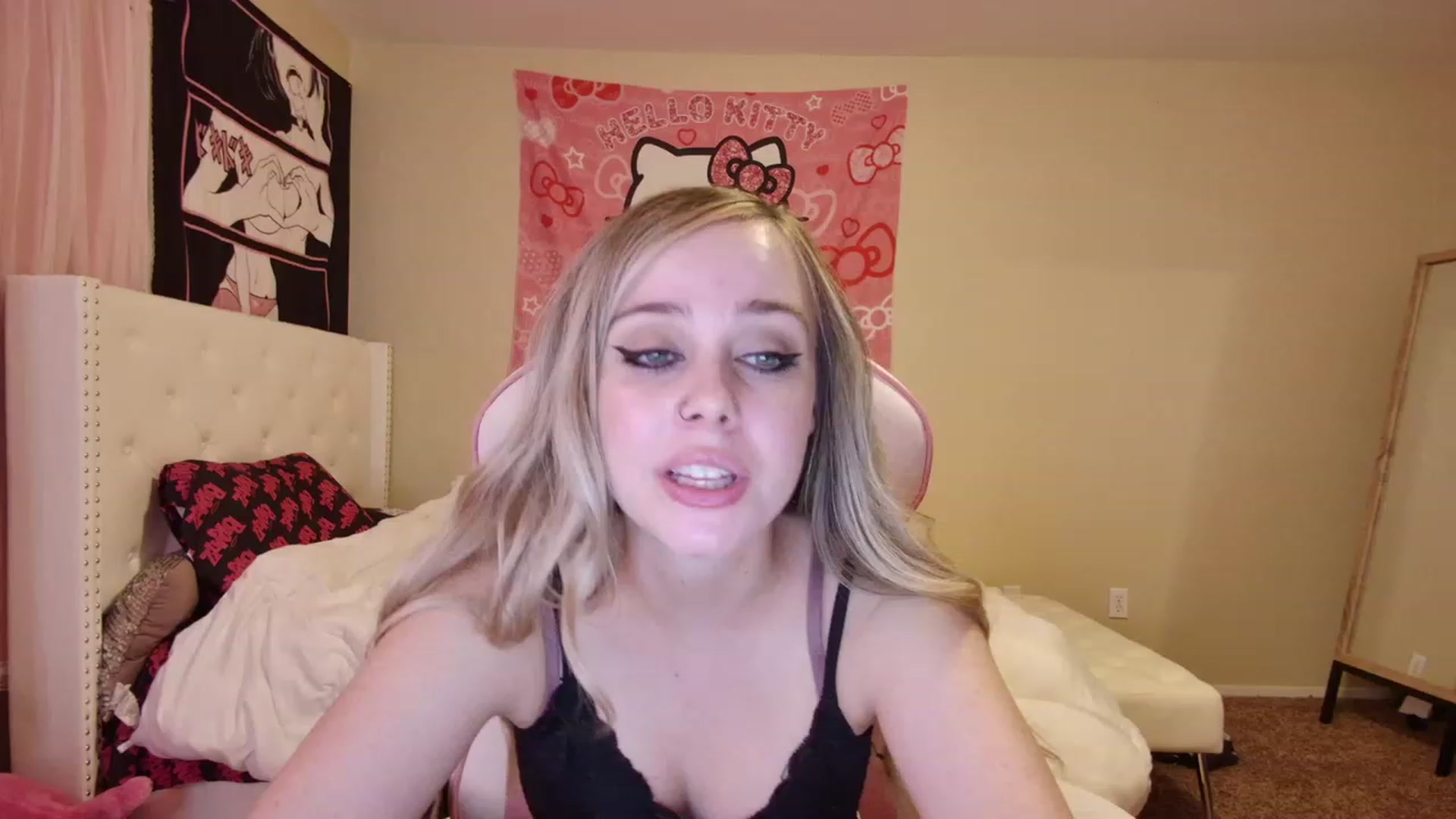 Gallery image thumbnail from lunalovelyy's myfreecams stream on, 06/05/2023, 08:16 image 8 of 20