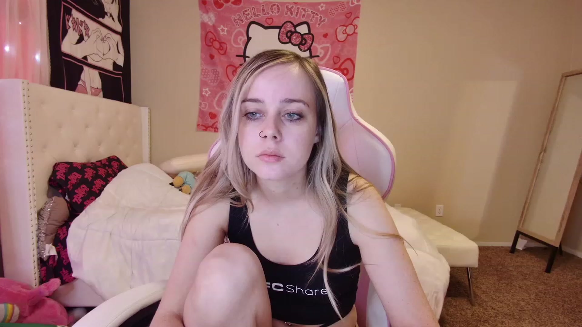 Gallery image thumbnail from lunalovelyy's myfreecams stream on, 06/06/2023, 19:32 image 14 of 20