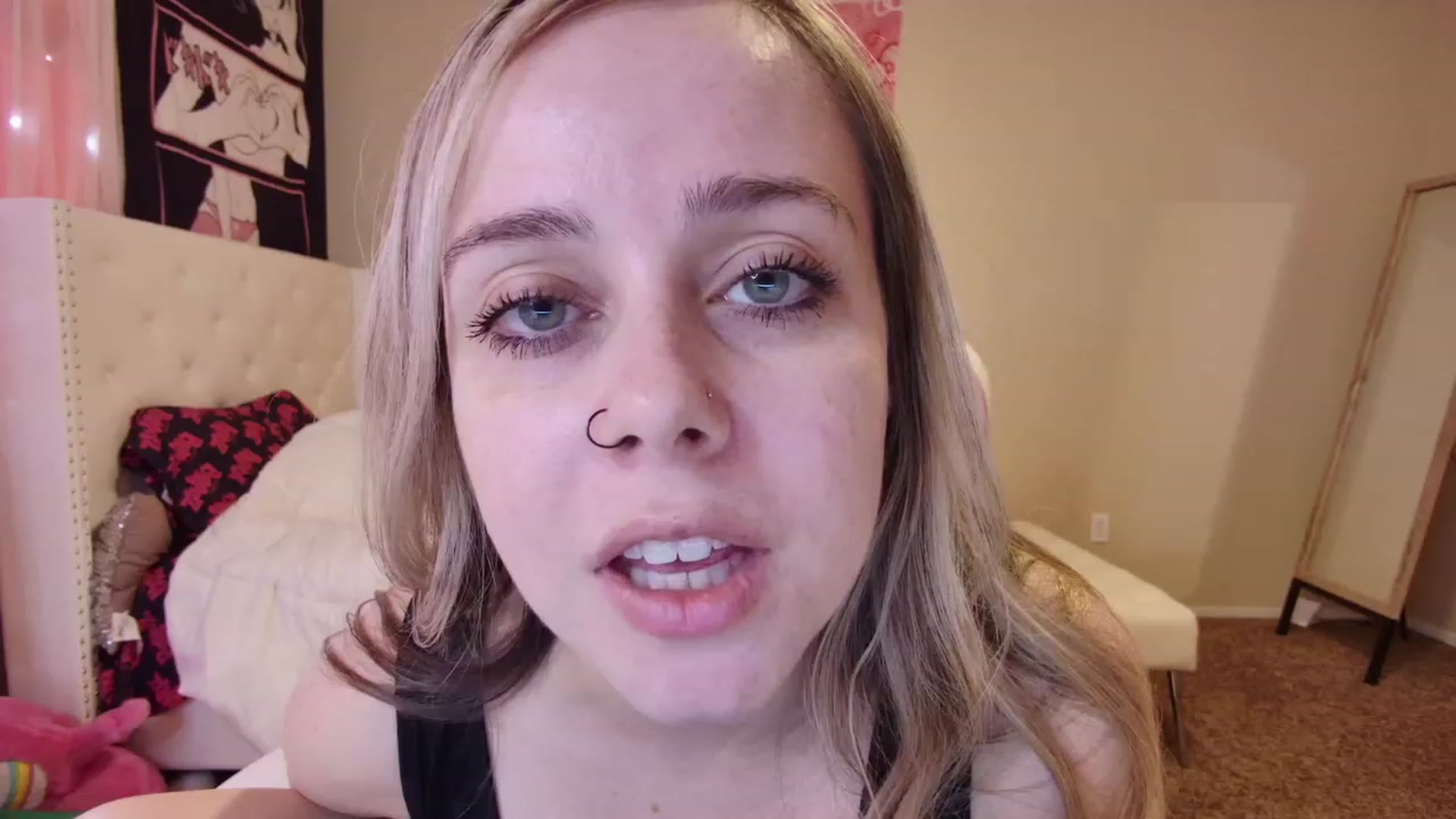 Gallery image thumbnail from lunalovelyy's myfreecams stream on, 06/06/2023, 19:32 image 16 of 20