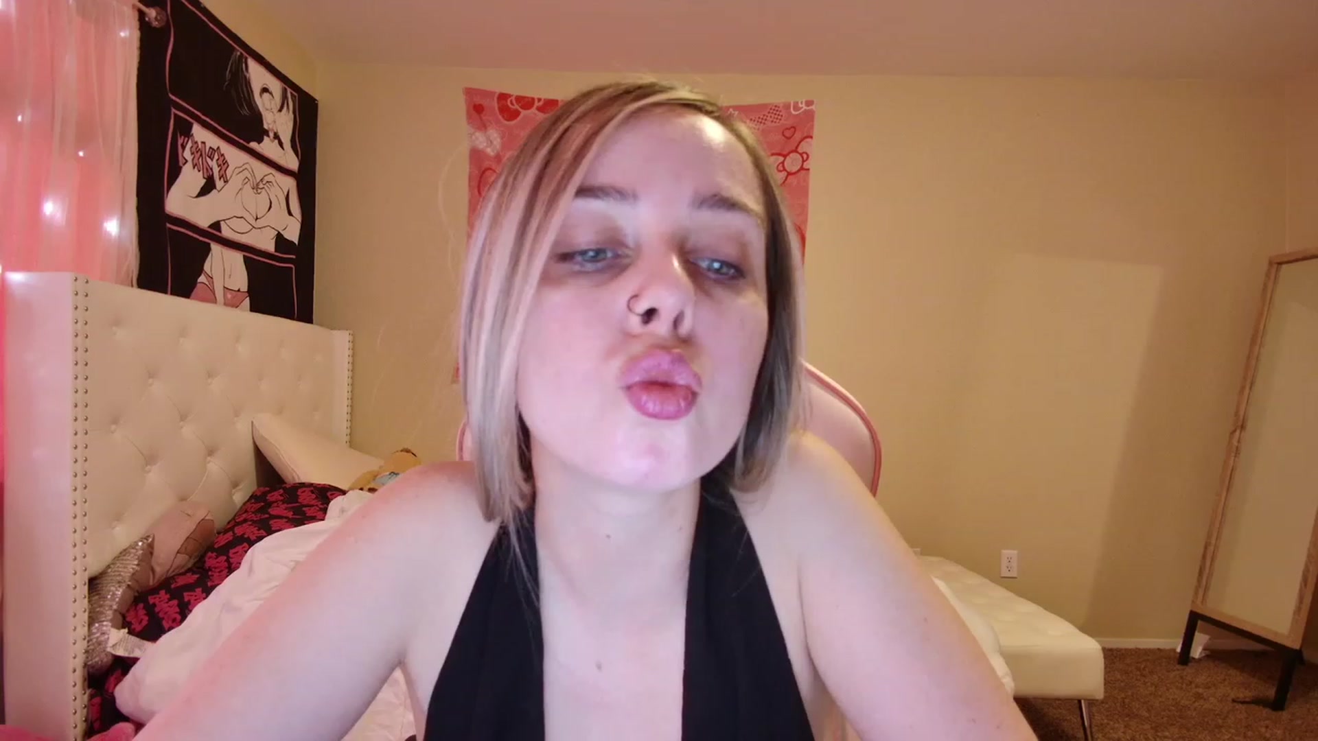 Gallery image thumbnail from lunalovelyy's myfreecams stream on, 06/15/2023, 18:31 image 4 of 20