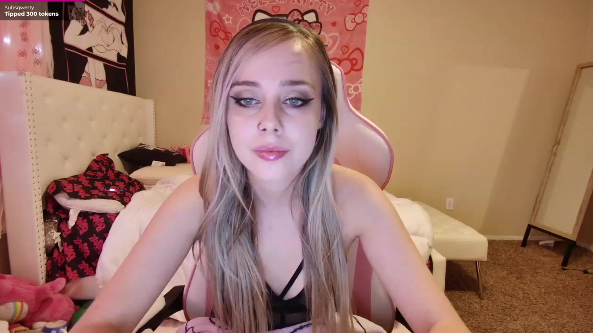 Gallery image thumbnail from lunalovelyy's myfreecams stream on, 07/05/2023, 01:44 image 19 of 20