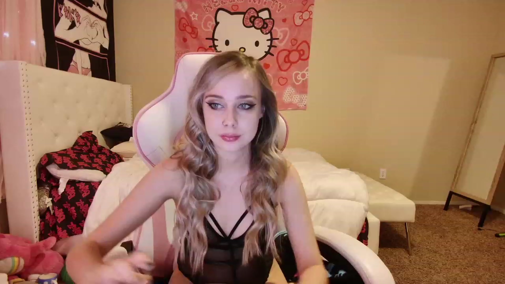 Gallery image thumbnail from lunalovelyy's myfreecams stream on, 07/05/2023, 03:11 image 8 of 20