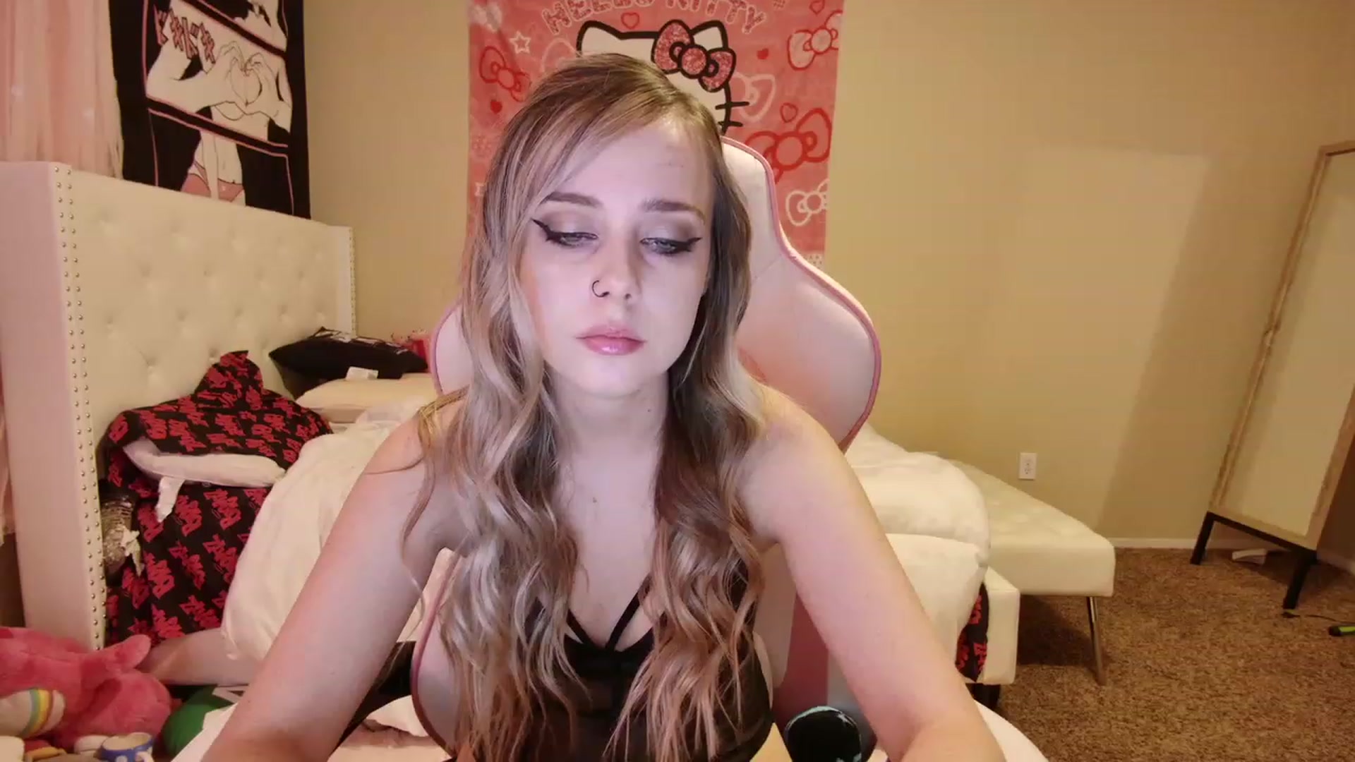 Gallery image thumbnail from lunalovelyy's myfreecams stream on, 07/05/2023, 03:11 image 20 of 20
