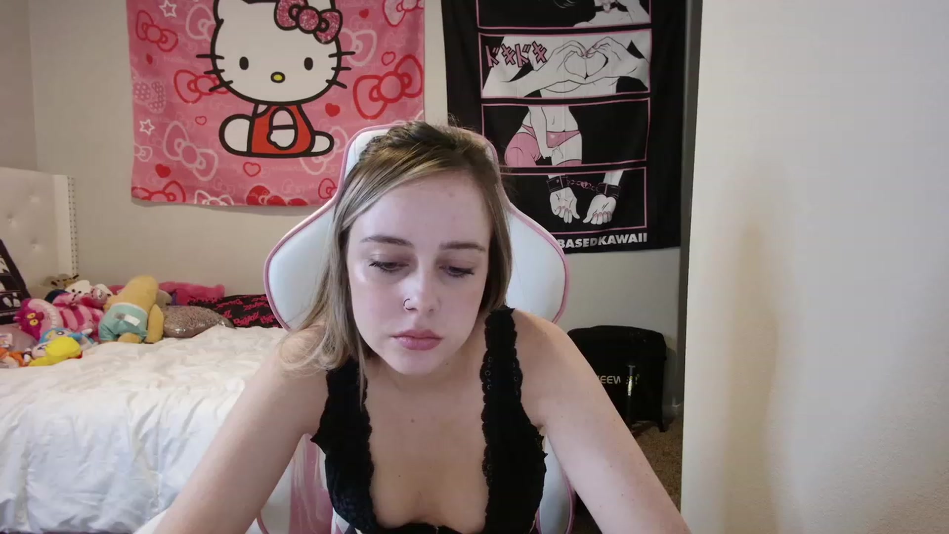 Gallery image thumbnail from lunalovelyy's myfreecams stream on, 07/13/2023, 08:53 image 19 of 20