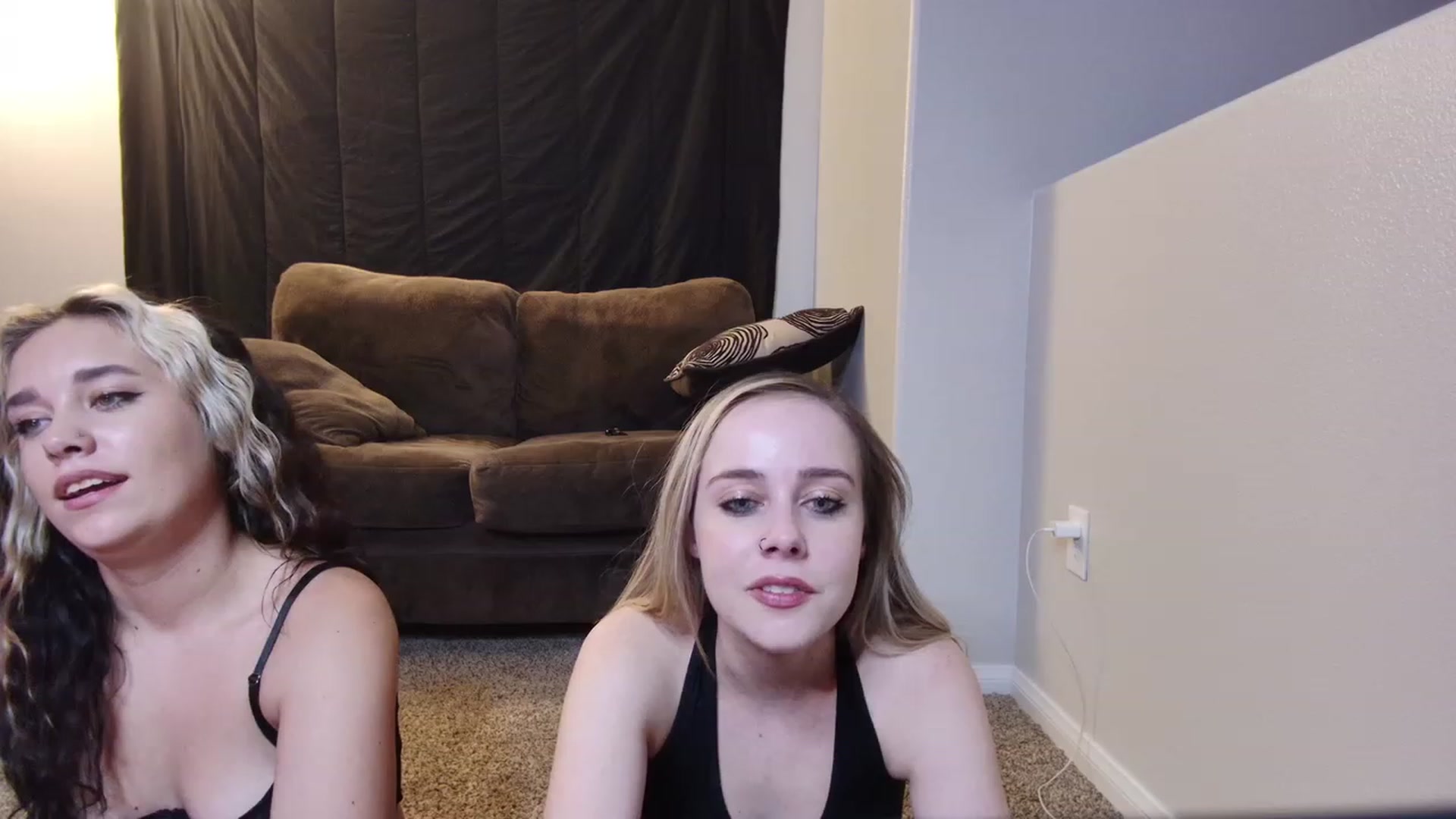 Gallery image thumbnail from lunalovelyy's myfreecams stream on, 07/21/2023, 08:38 image 18 of 20