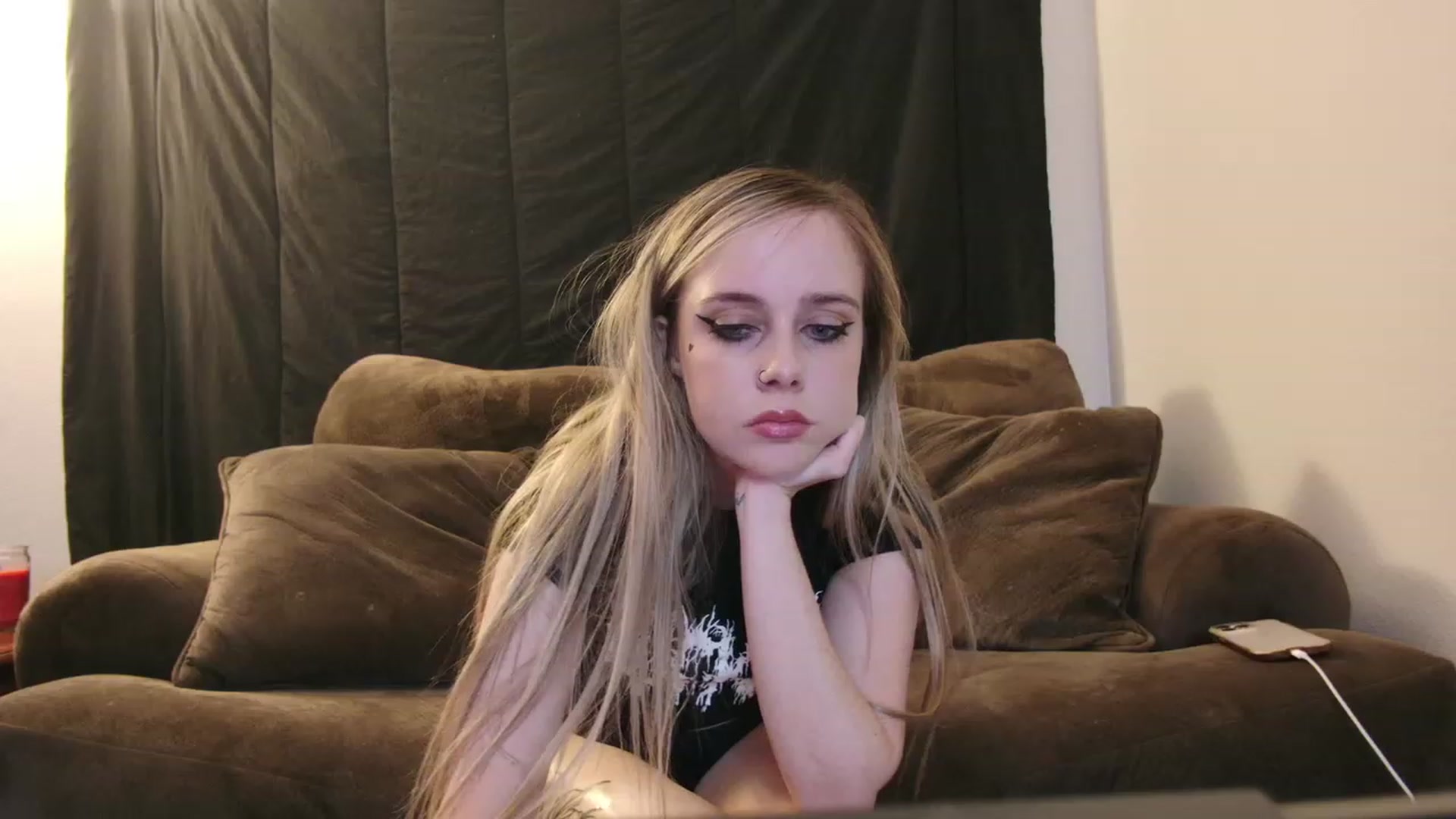 Gallery image thumbnail from lunalovelyy's myfreecams stream on, 07/28/2023, 08:20 image 20 of 20