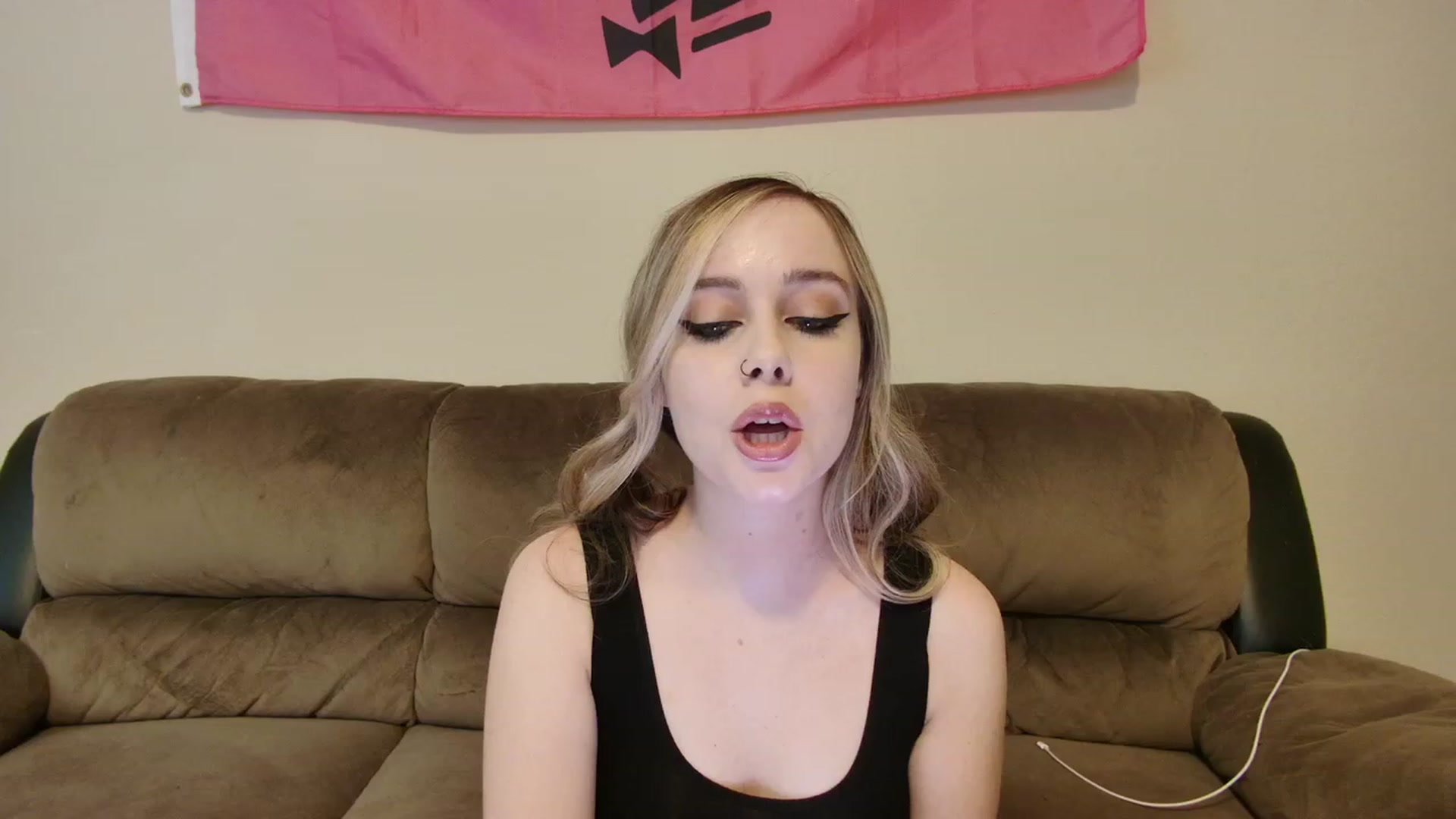 Gallery image thumbnail from lunalovelyy's myfreecams stream on, 08/13/2023, 01:12 image 16 of 20