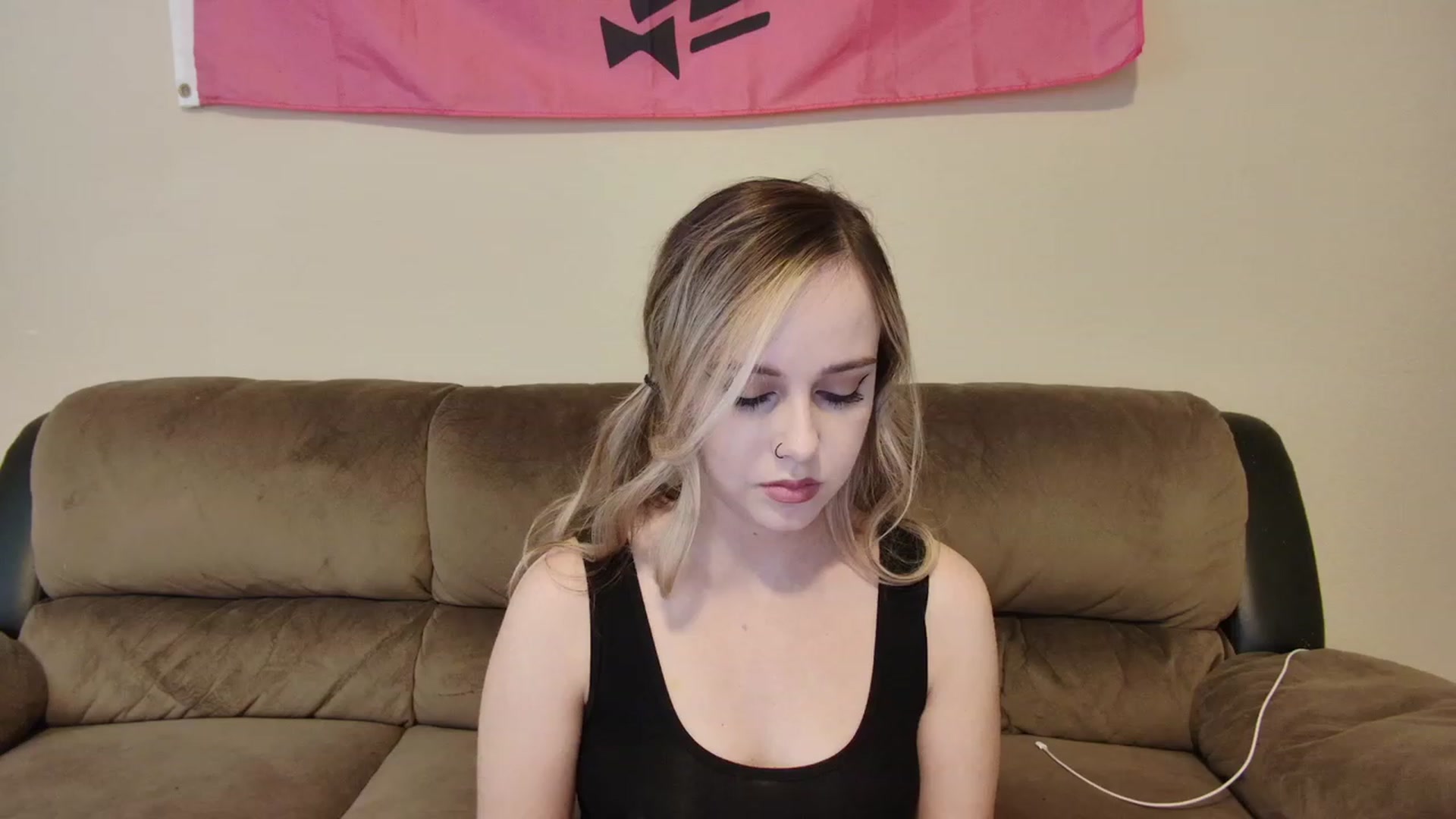 Gallery image thumbnail from lunalovelyy's myfreecams stream on, 08/13/2023, 01:12 image 17 of 20