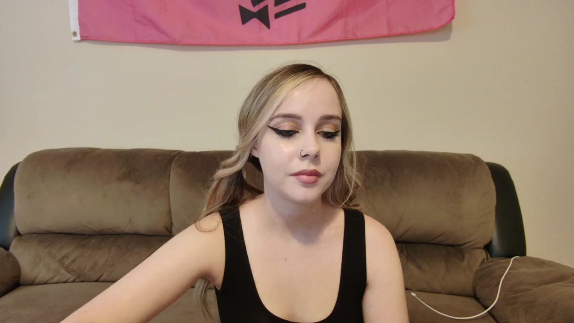 Gallery image thumbnail from lunalovelyy's myfreecams stream on, 08/13/2023, 01:12 image 14 of 20