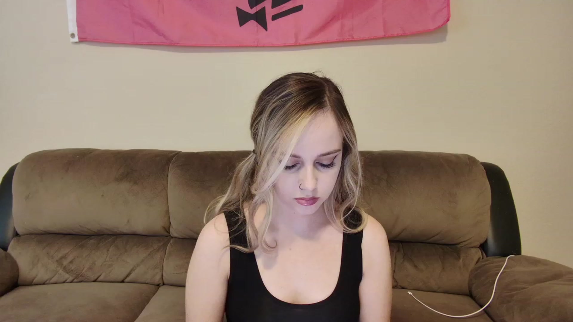 Gallery image thumbnail from lunalovelyy's myfreecams stream on, 08/13/2023, 01:12 image 18 of 20