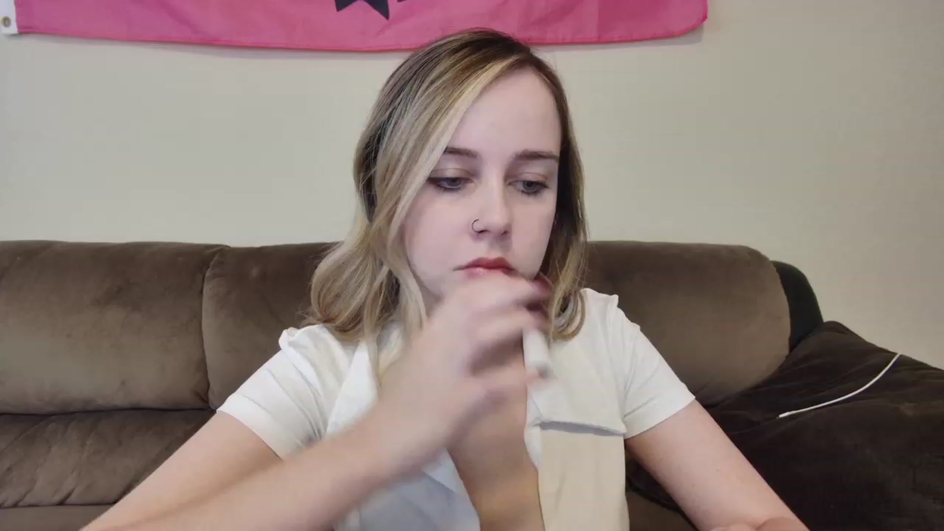 Gallery image thumbnail from lunalovelyy's myfreecams stream on, 08/13/2023, 20:29 image 3 of 20