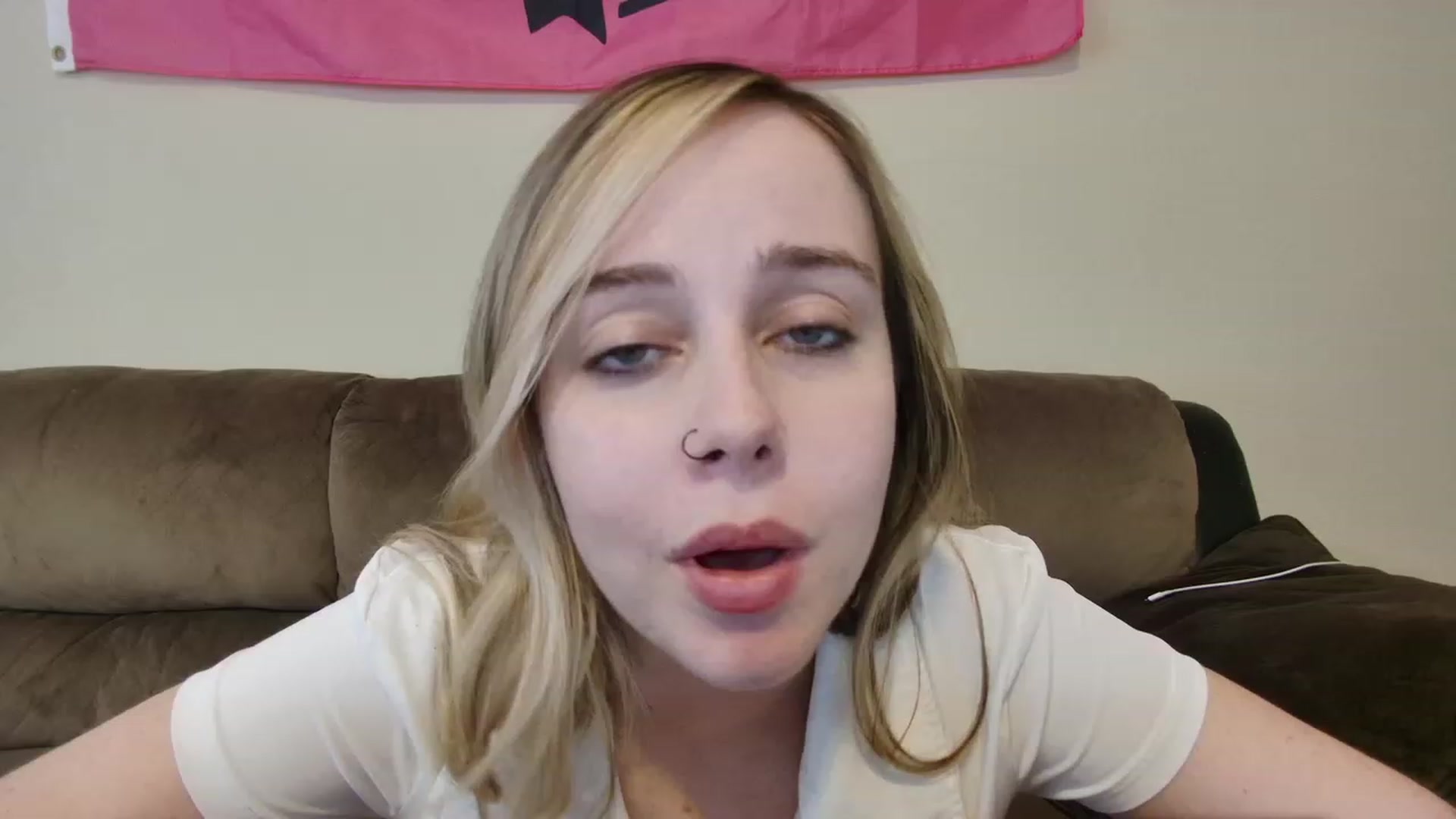 Gallery image thumbnail from lunalovelyy's myfreecams stream on, 08/13/2023, 20:29 image 13 of 20