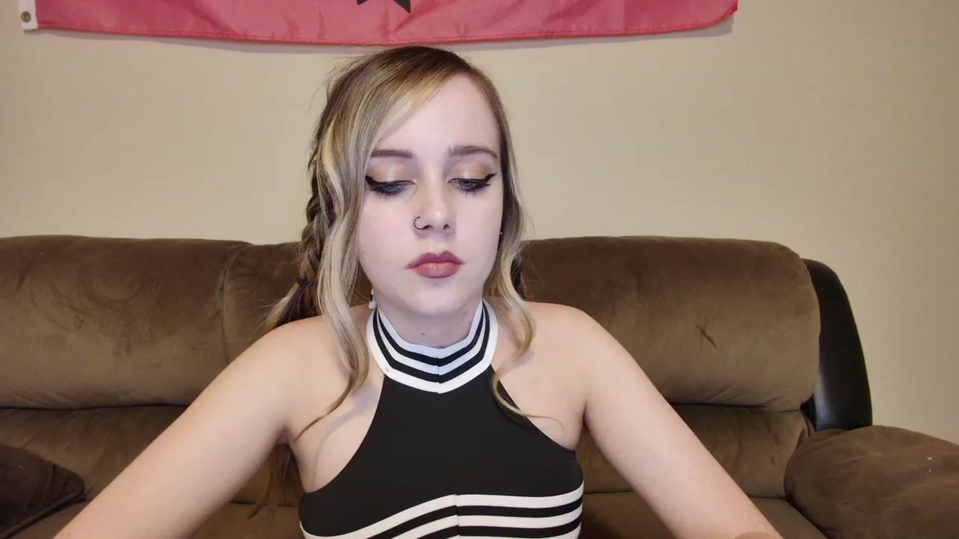 Gallery image thumbnail from lunalovelyy's myfreecams stream on, 08/16/2023, 08:30 image 1 of 20