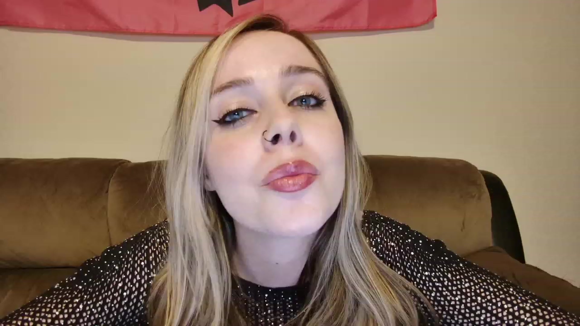 Gallery image thumbnail from lunalovelyy's myfreecams stream on, 09/02/2023, 08:26 image 13 of 20