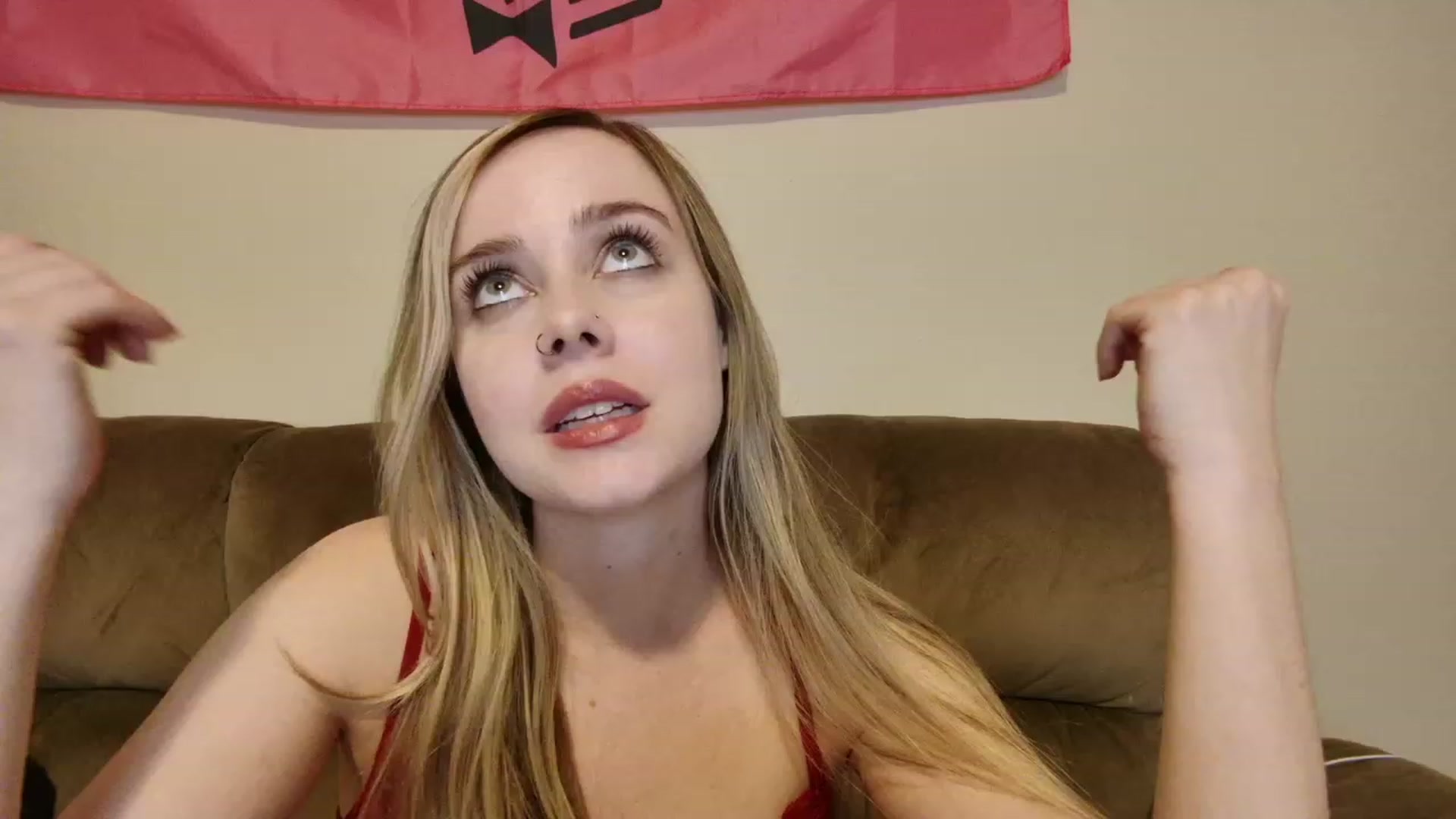 Gallery image thumbnail from lunalovelyy's myfreecams stream on, 09/06/2023, 08:33 image 11 of 20