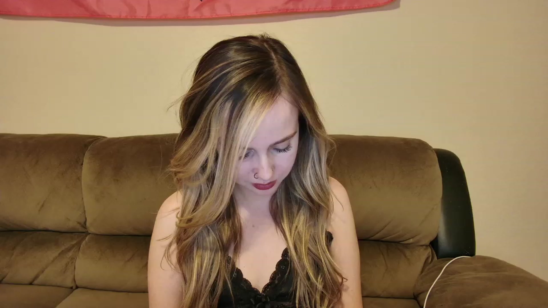 Gallery image thumbnail from lunalovelyy's myfreecams stream on, 09/07/2023, 09:20 image 3 of 20