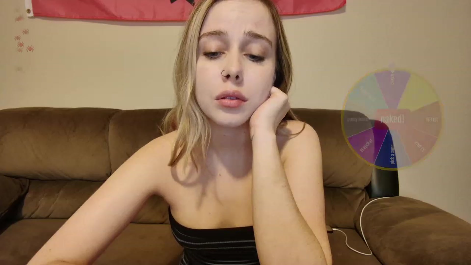 Gallery image thumbnail from lunalovelyy's myfreecams stream on, 09/12/2023, 08:00 image 12 of 20