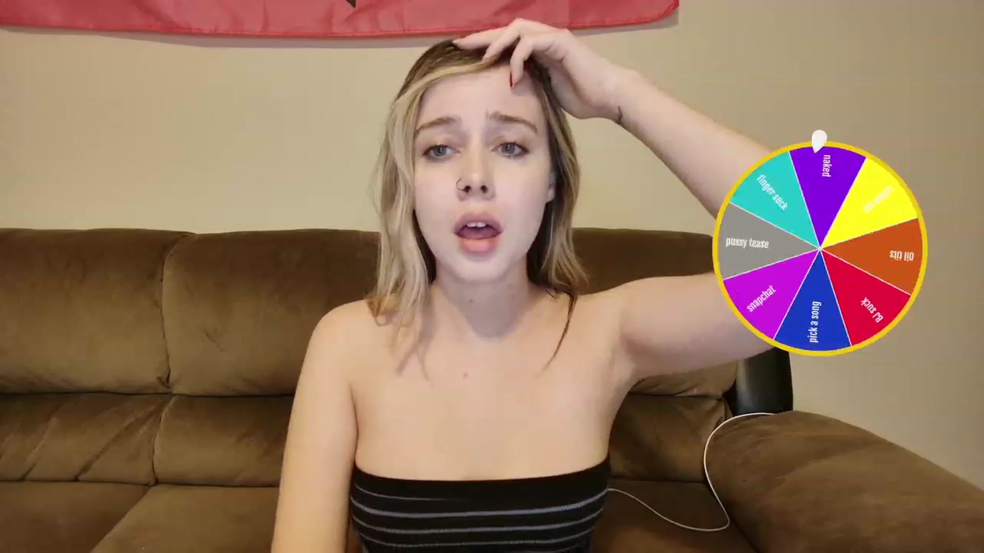 Gallery image thumbnail from lunalovelyy's myfreecams stream on, 09/12/2023, 08:00 image 15 of 20