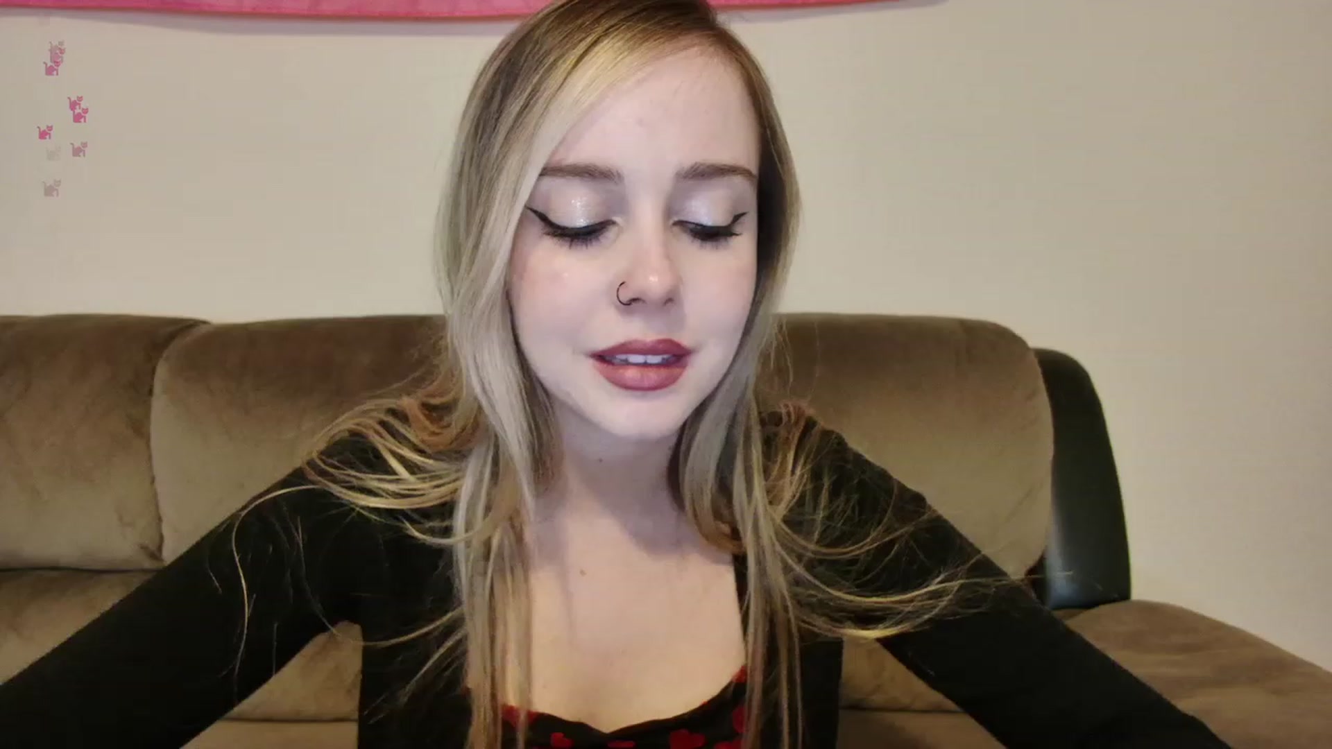 Gallery image thumbnail from lunalovelyy's myfreecams stream on, 09/19/2023, 07:42 image 16 of 20