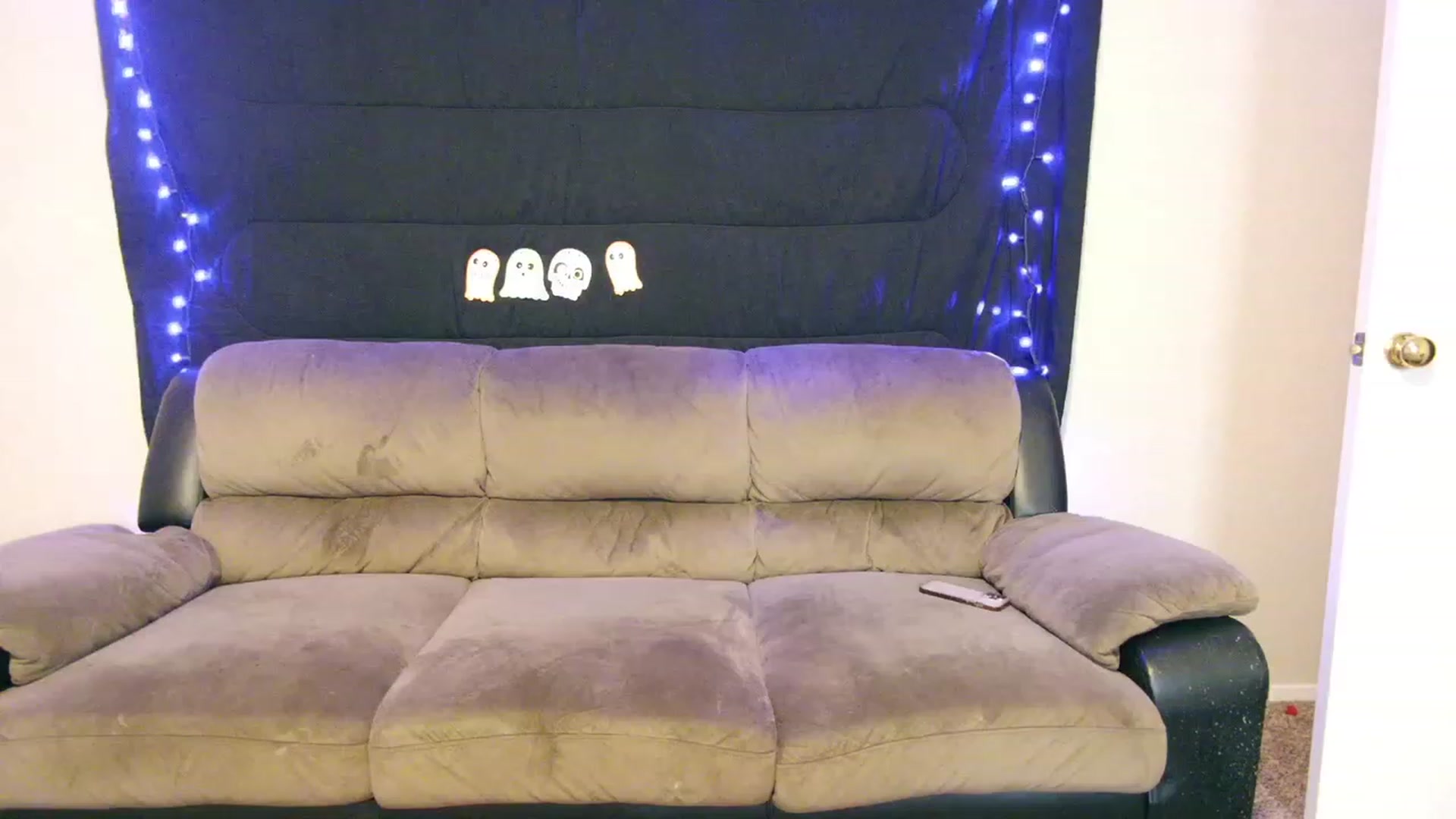 Gallery image thumbnail from lunalovelyy's myfreecams stream on, 10/16/2023, 08:56 image 16 of 20