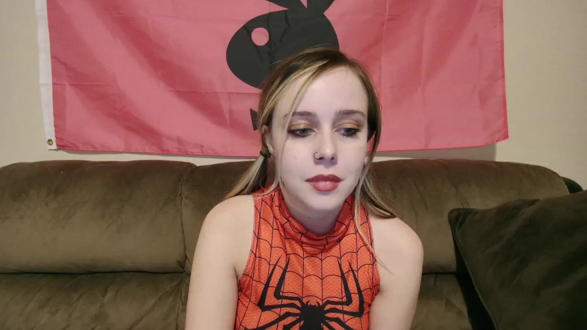 Gallery image thumbnail from lunalovelyy's myfreecams stream on, 11/06/2023, 08:26 image 20 of 20