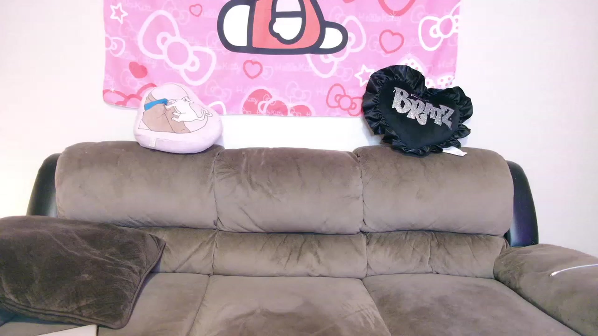Gallery image thumbnail from lunalovelyy's myfreecams stream on, 12/15/2023, 09:35 image 18 of 20