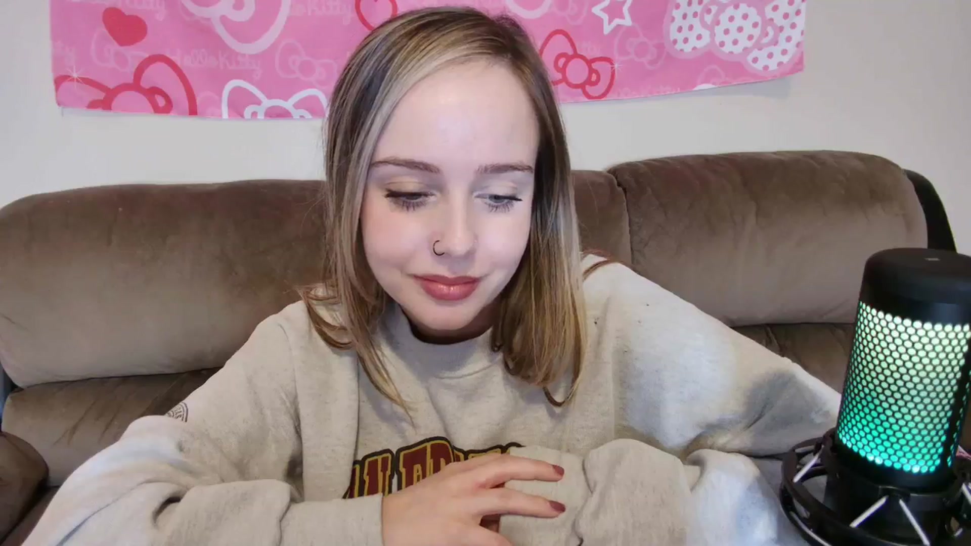 Gallery image thumbnail from lunalovelyy's myfreecams stream on, 02/09/2024, 11:39 image 15 of 20