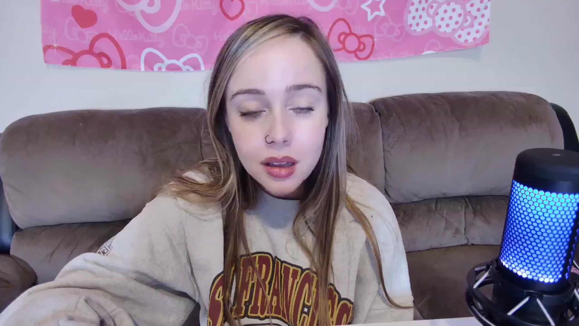 Gallery image thumbnail from lunalovelyy's myfreecams stream on, 02/09/2024, 11:39 image 17 of 20