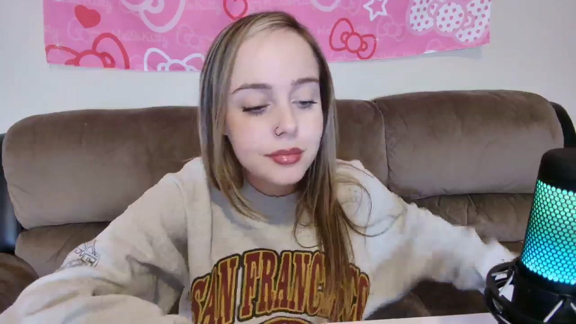 Gallery image thumbnail from lunalovelyy's myfreecams stream on, 02/09/2024, 11:39 image 3 of 20