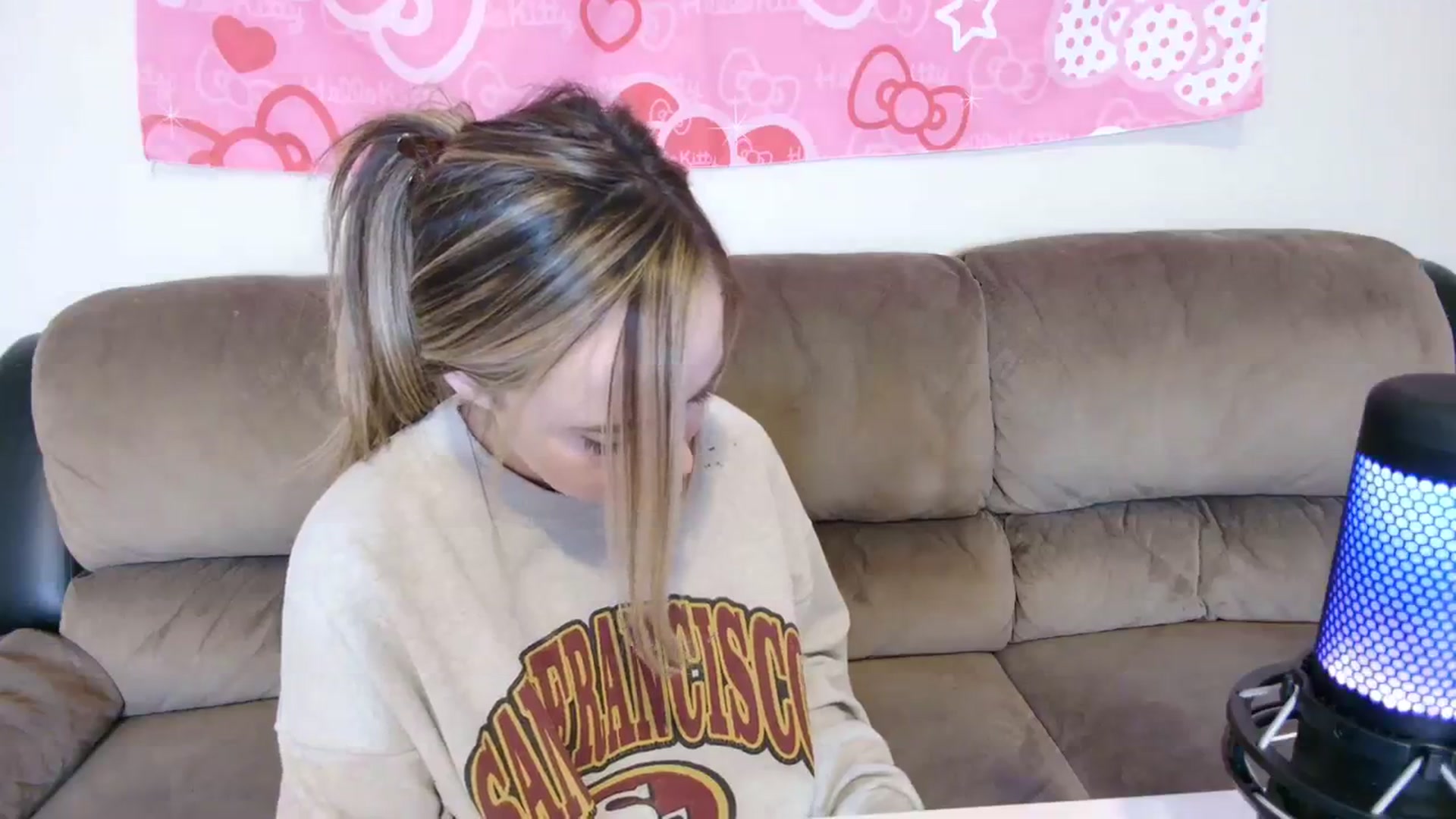 Gallery image thumbnail from lunalovelyy's myfreecams stream on, 02/09/2024, 11:39 image 5 of 20