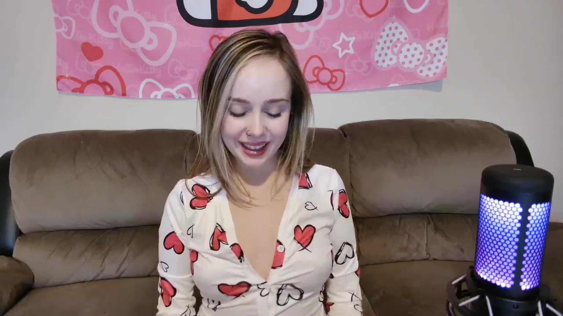 Gallery image thumbnail from lunalovelyy's myfreecams stream on, 02/11/2024, 12:56 image 12 of 20