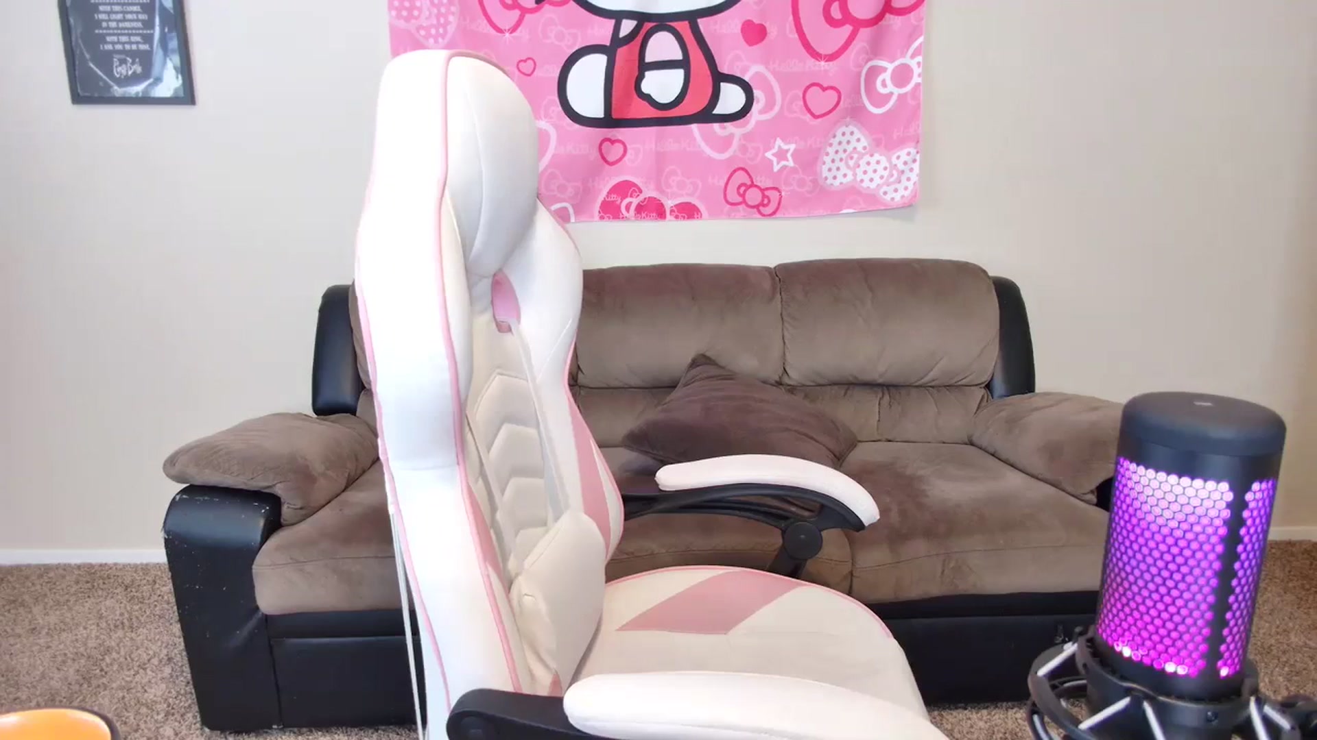 Gallery image thumbnail from lunalovelyy's myfreecams stream on, 03/03/2024, 19:20 image 8 of 20