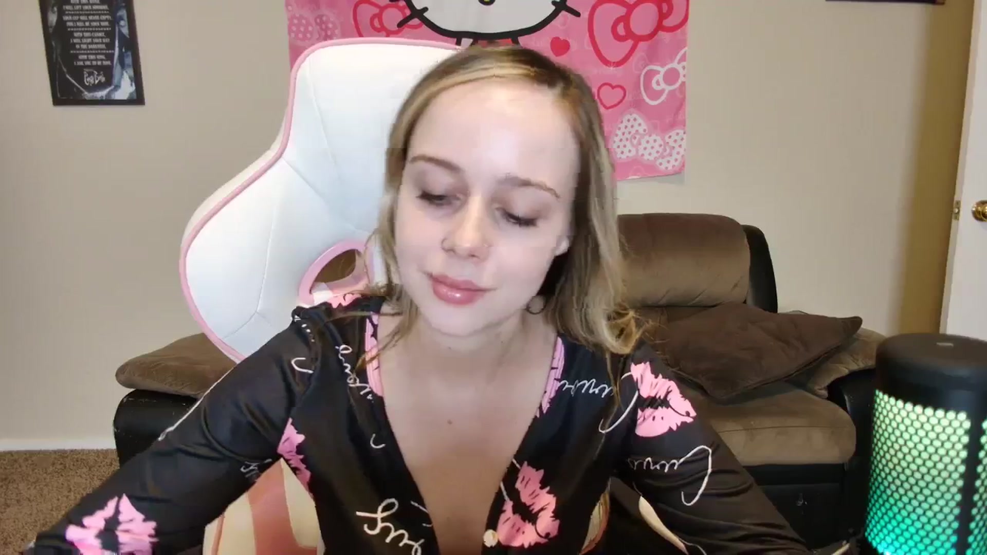 Gallery image thumbnail from lunalovelyy's myfreecams stream on, 03/09/2024, 12:26 image 7 of 20