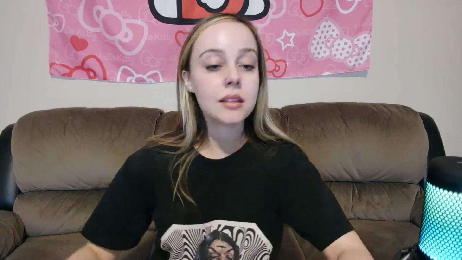 Gallery image thumbnail from lunalovelyy's myfreecams stream on, 03/21/2024, 08:54 image 18 of 20
