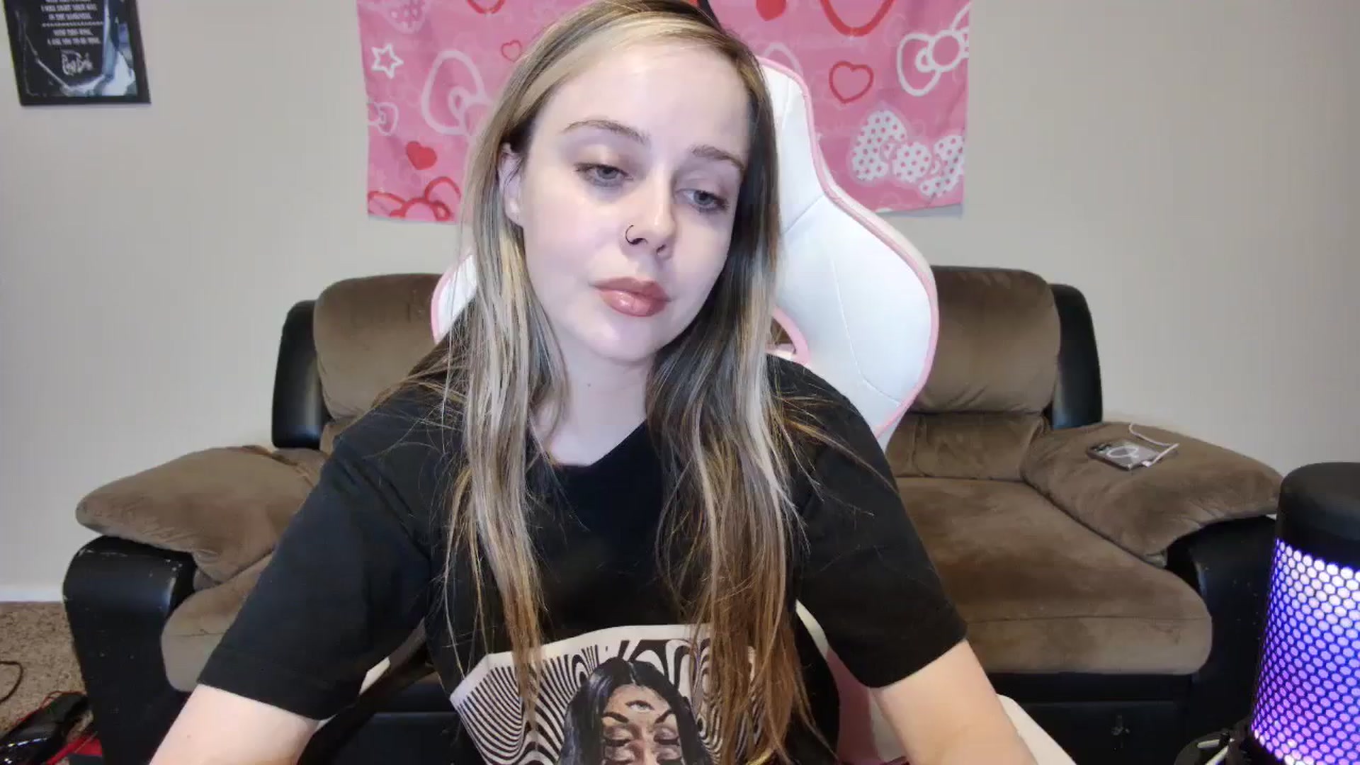 Gallery image thumbnail from lunalovelyy's myfreecams stream on, 03/21/2024, 08:54 image 2 of 20