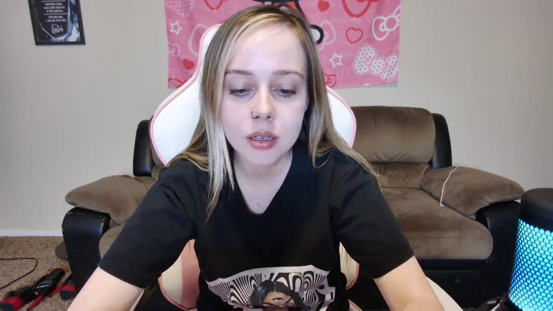 Gallery image thumbnail from lunalovelyy's myfreecams stream on, 03/21/2024, 08:54 image 12 of 20