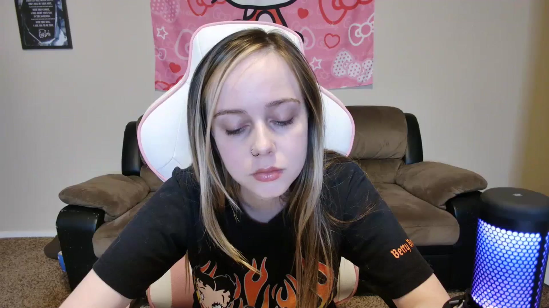 Gallery image thumbnail from lunalovelyy's myfreecams stream on, 03/24/2024, 07:56 image 3 of 20