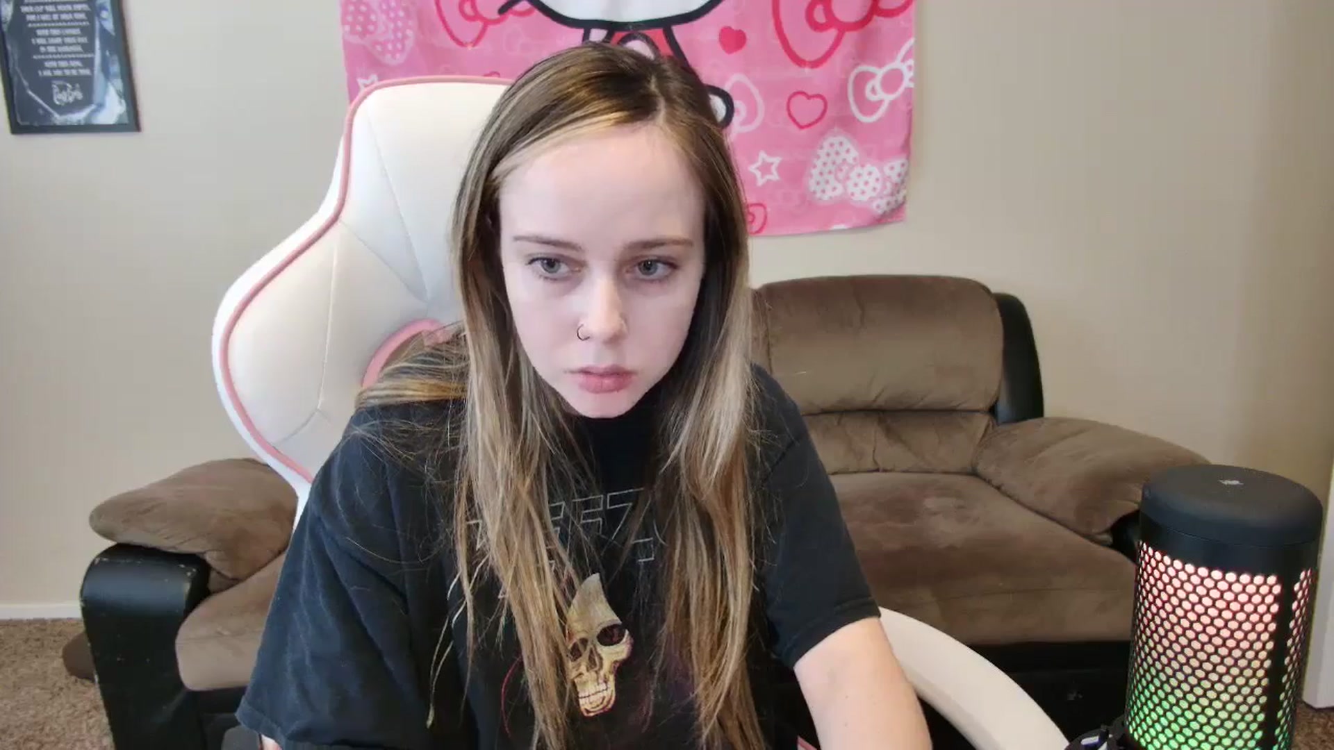 Gallery image thumbnail from lunalovelyy's myfreecams stream on, 03/26/2024, 20:07 image 3 of 20