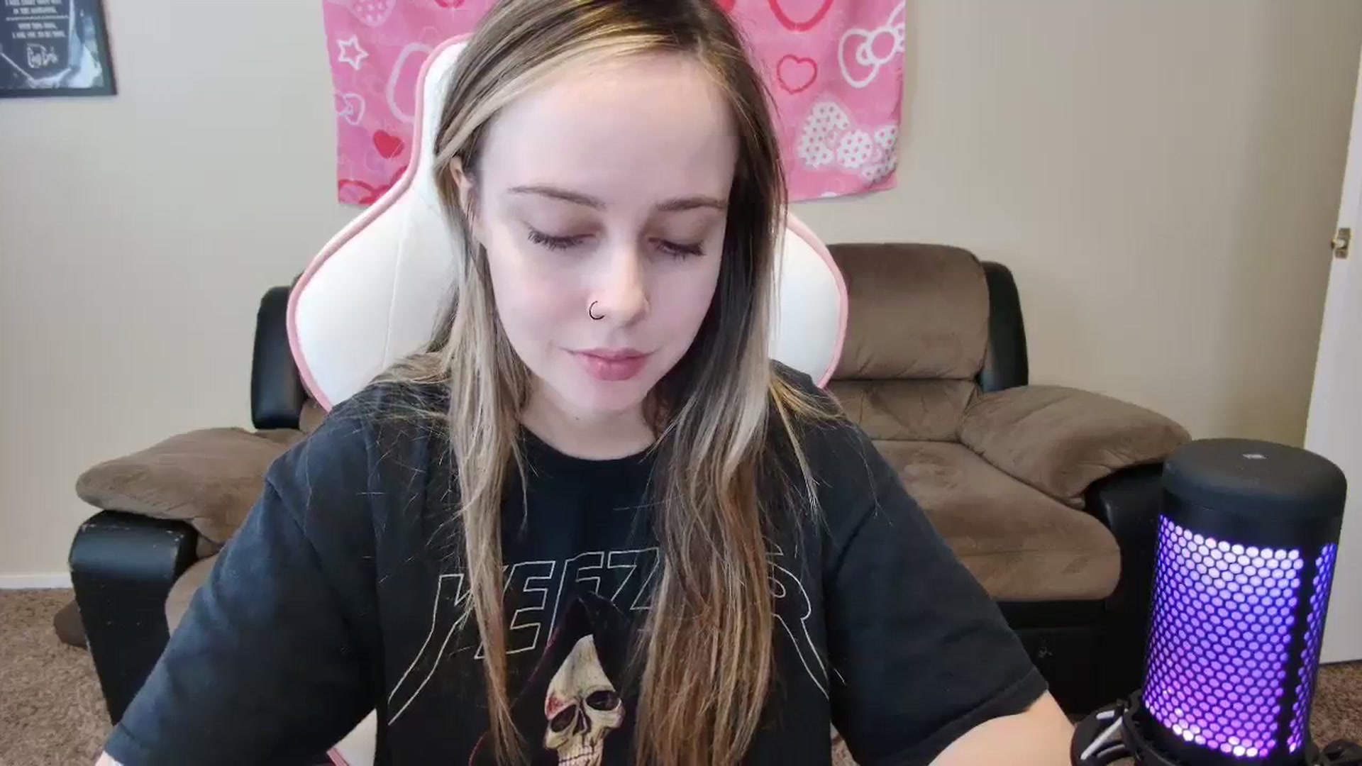 Gallery image thumbnail from lunalovelyy's myfreecams stream on, 03/26/2024, 20:07 image 12 of 20
