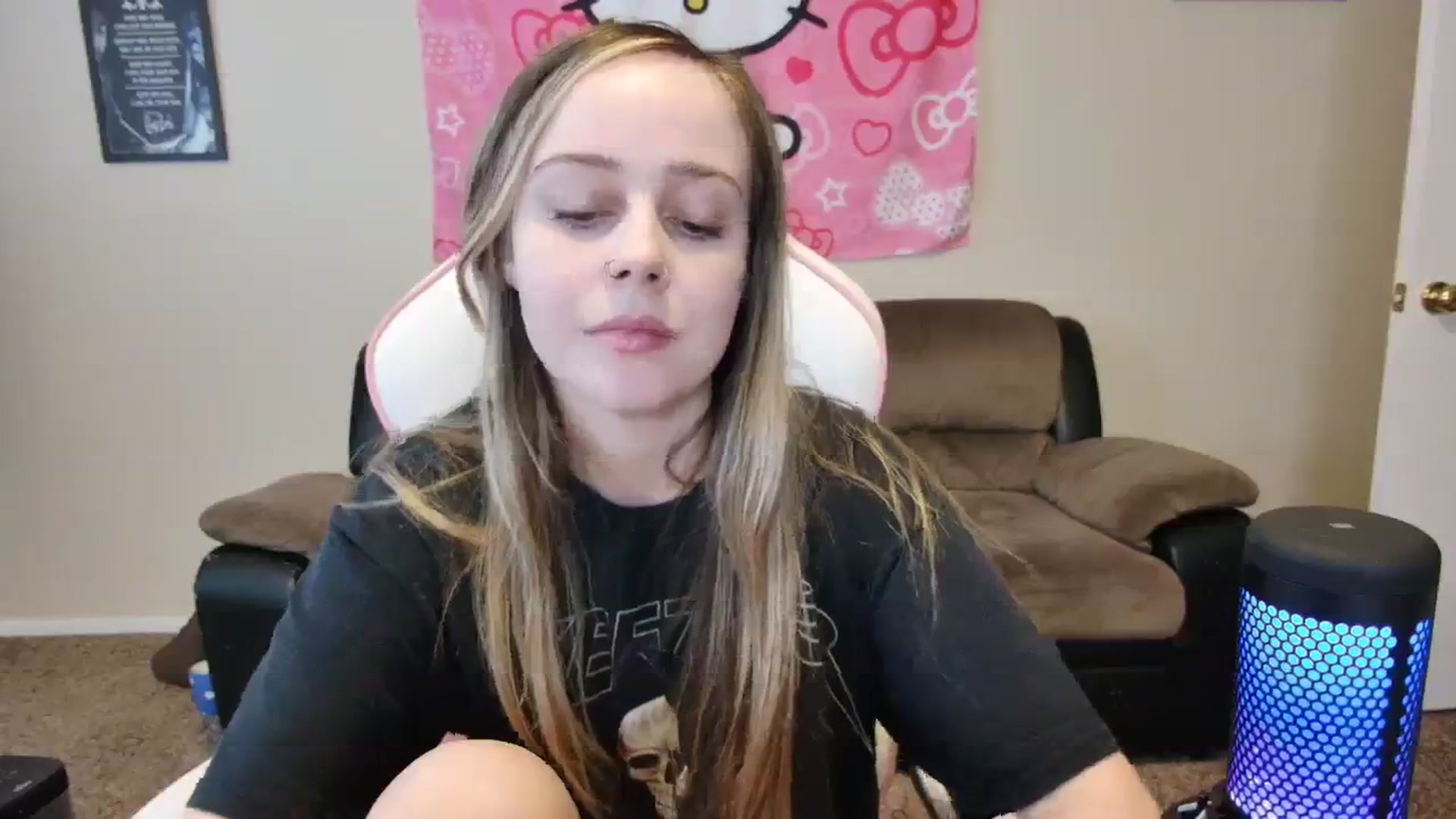 Gallery image thumbnail from lunalovelyy's myfreecams stream on, 03/26/2024, 20:07 image 6 of 20