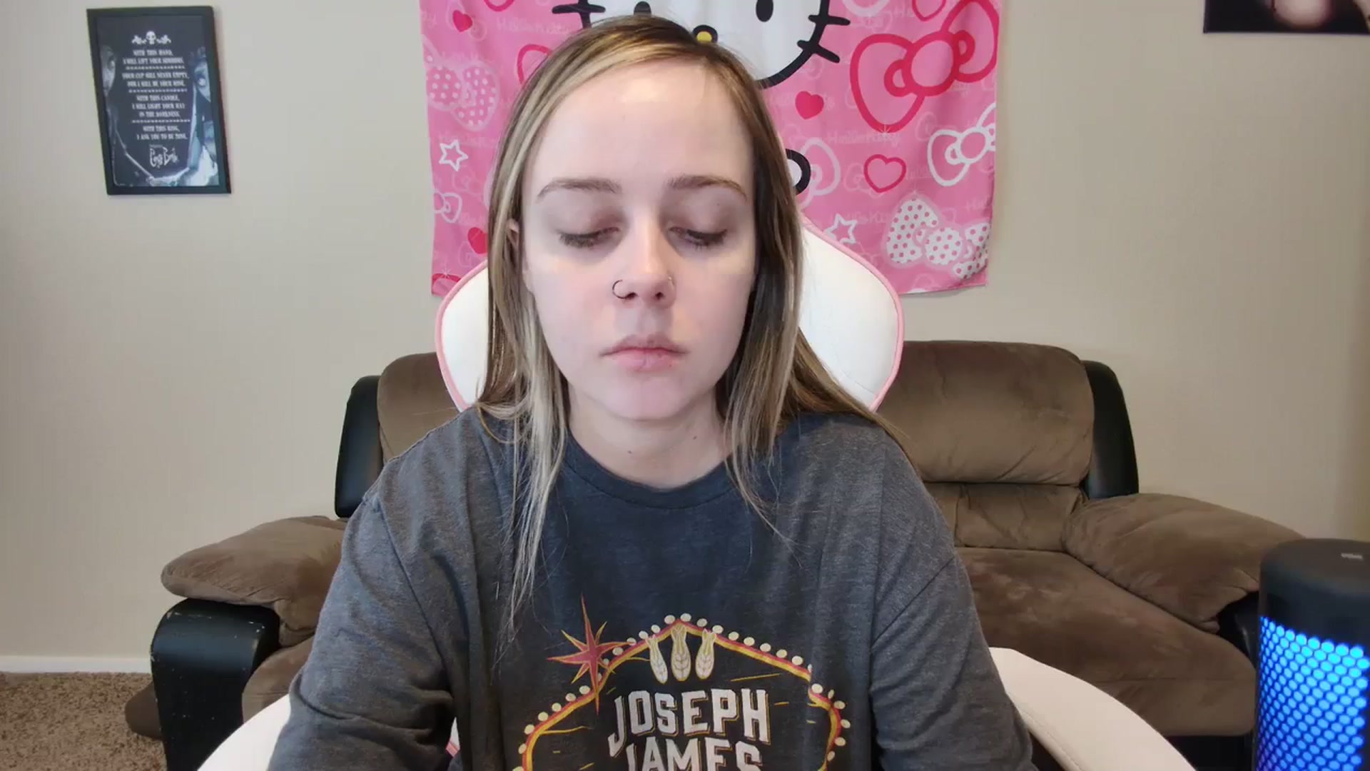 Gallery image thumbnail from lunalovelyy's myfreecams stream on, 03/27/2024, 18:21 image 1 of 20