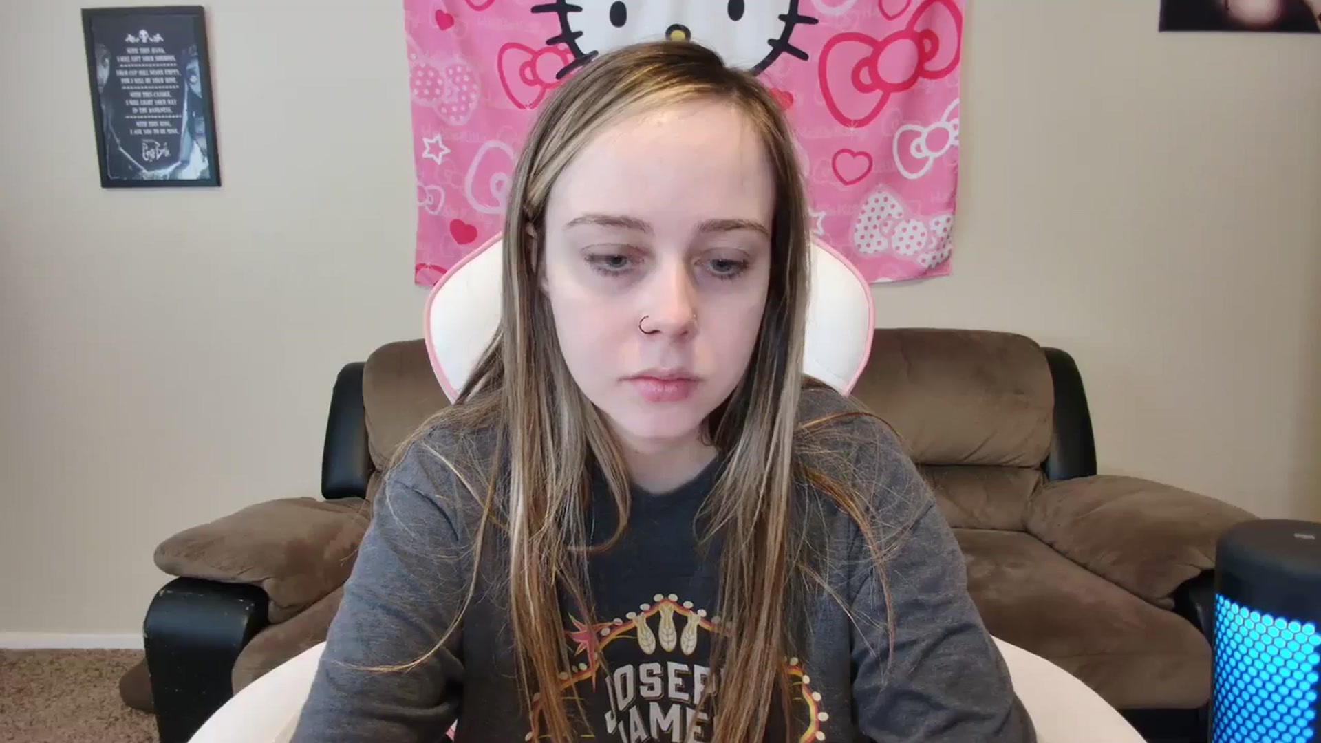 Gallery image thumbnail from lunalovelyy's myfreecams stream on, 03/27/2024, 18:21 image 18 of 20