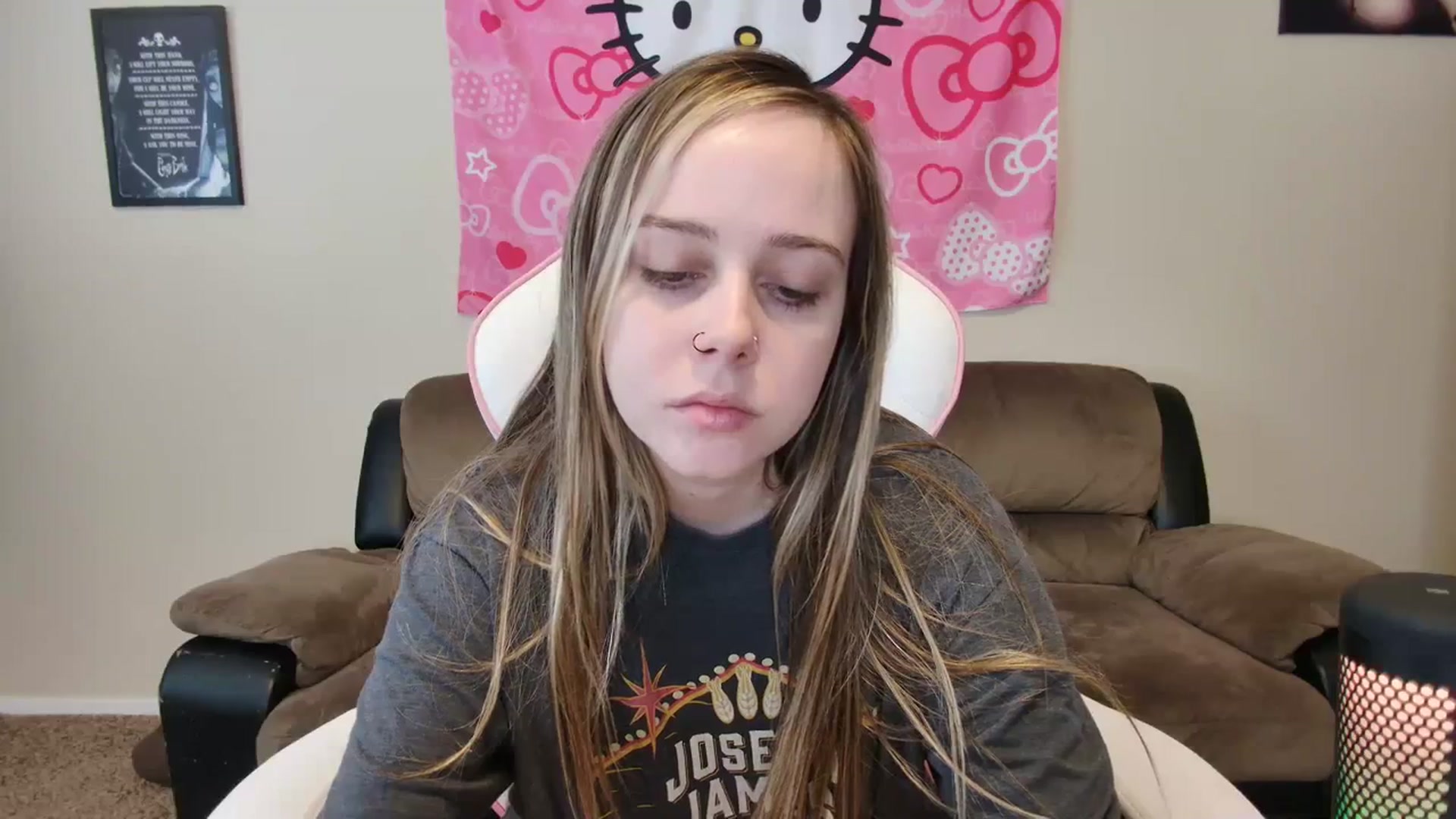 Gallery image thumbnail from lunalovelyy's myfreecams stream on, 03/27/2024, 18:21 image 13 of 20