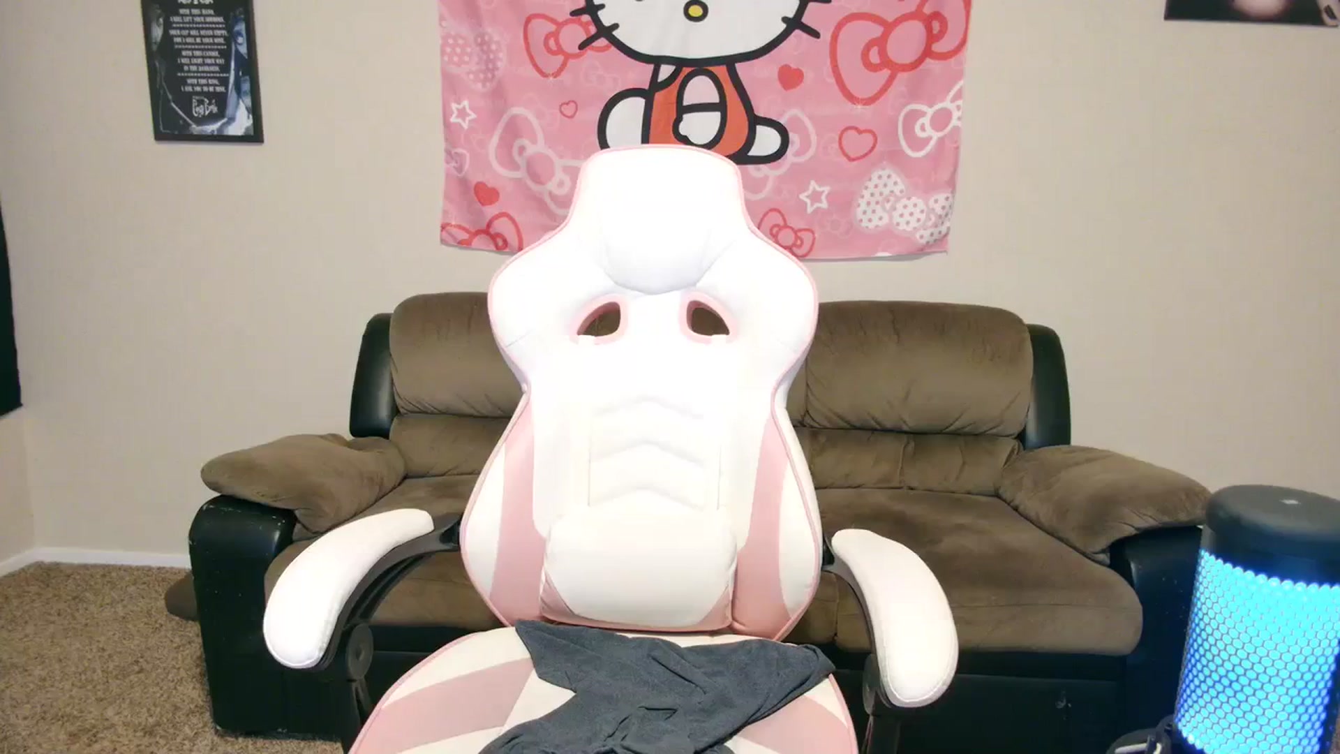 Gallery image thumbnail from lunalovelyy's myfreecams stream on, 04/02/2024, 11:01 image 11 of 20