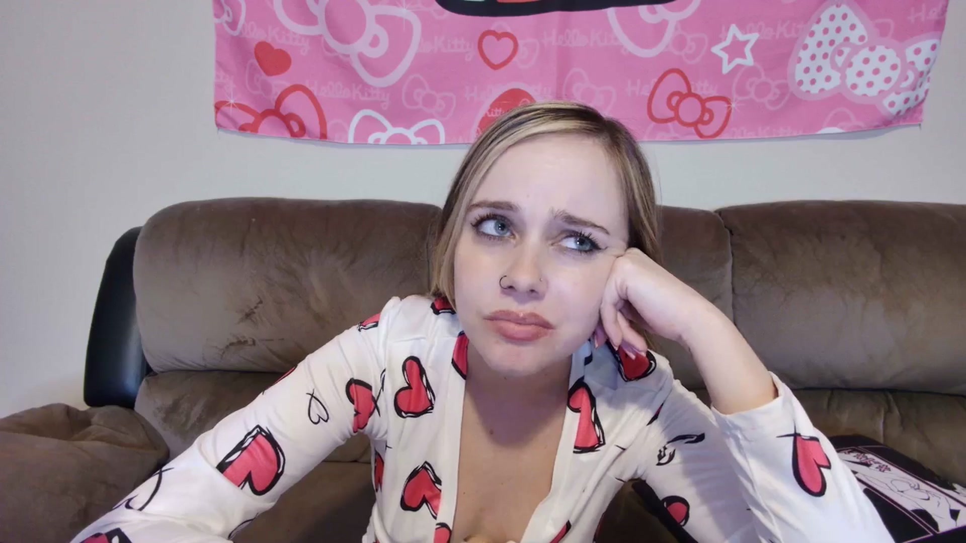 Gallery image thumbnail from lunalovelyy's myfreecams stream on, 05/28/2024, 11:38 image 17 of 20
