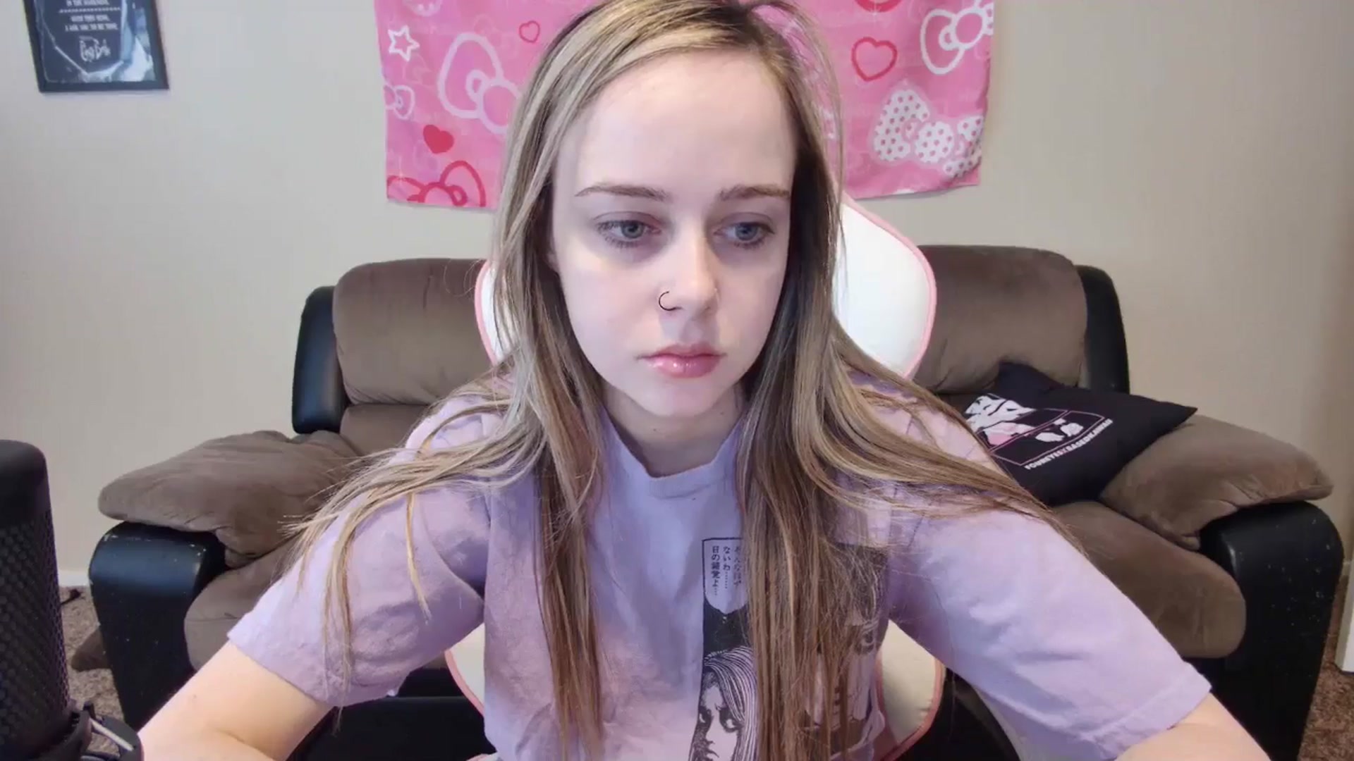 Gallery image thumbnail from lunalovelyy's myfreecams stream on, 06/08/2024, 18:19 image 14 of 20