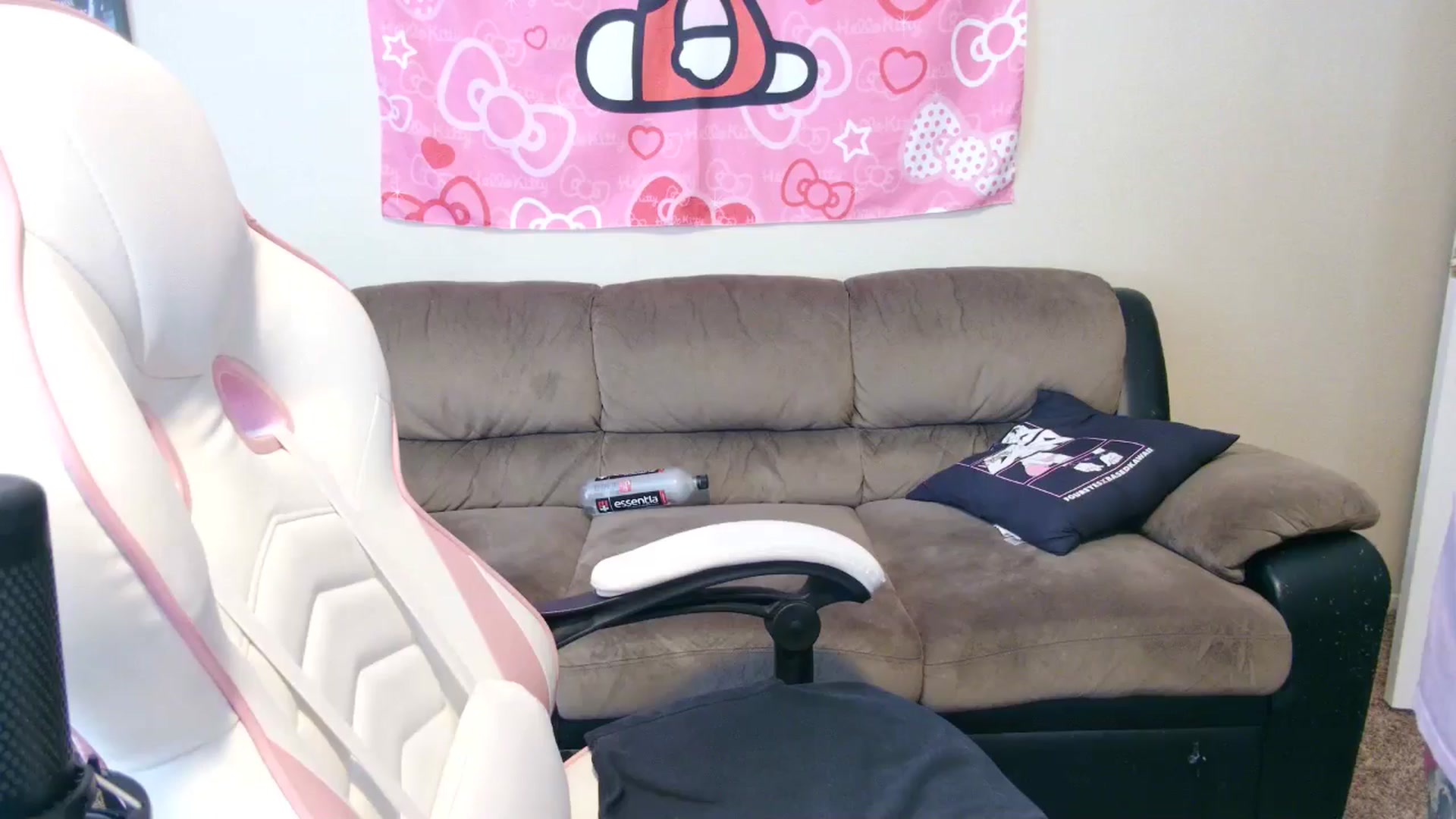 Gallery image thumbnail from lunalovelyy's myfreecams stream on, 06/08/2024, 18:19 image 12 of 20