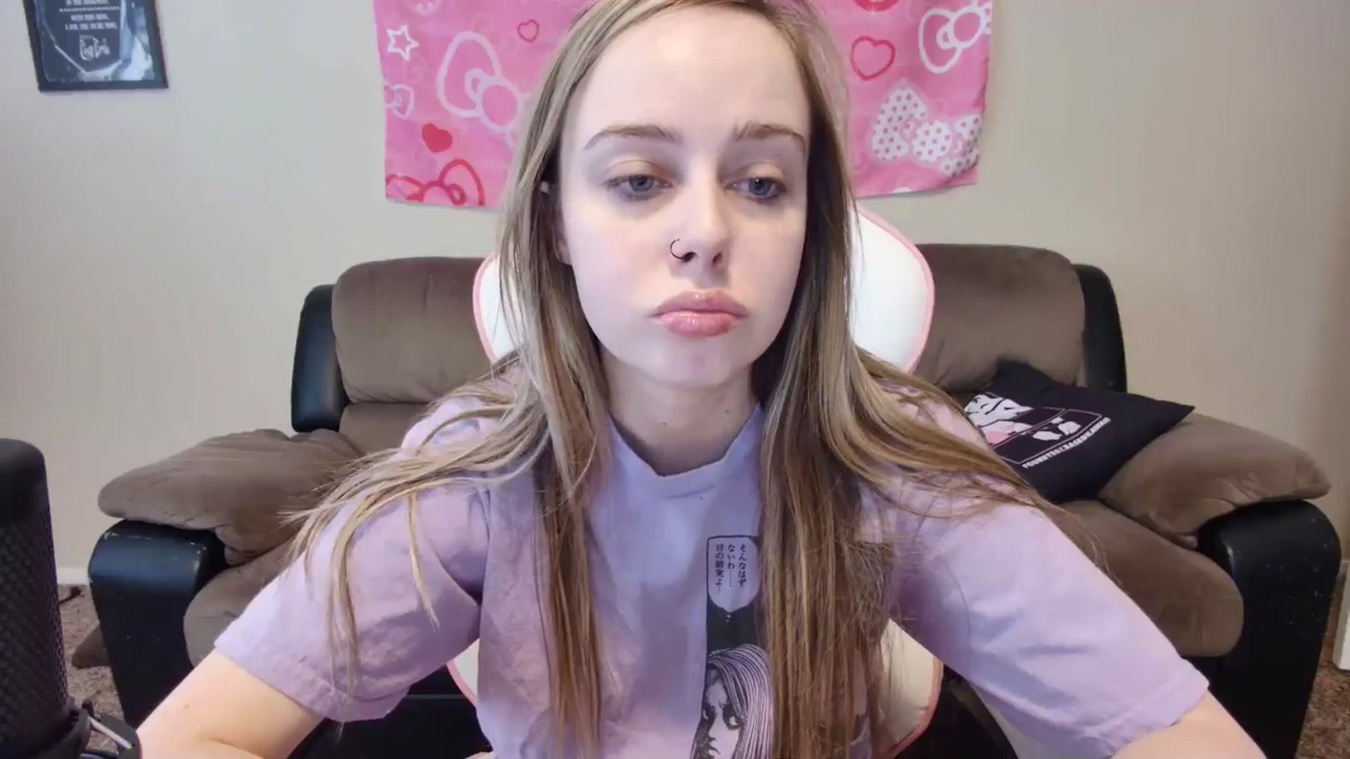 Gallery image thumbnail from lunalovelyy's myfreecams stream on, 06/08/2024, 18:19 image 13 of 20