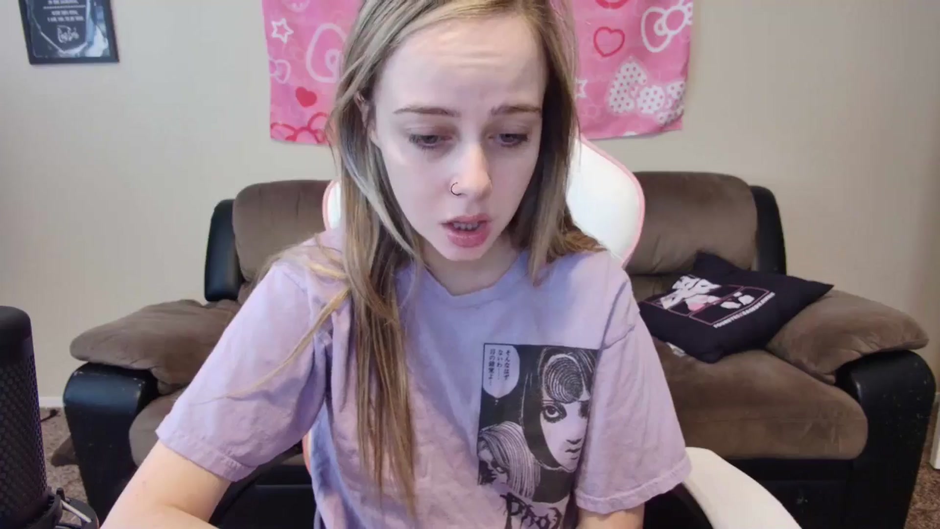 Gallery image thumbnail from lunalovelyy's myfreecams stream on, 06/08/2024, 18:19 image 16 of 20